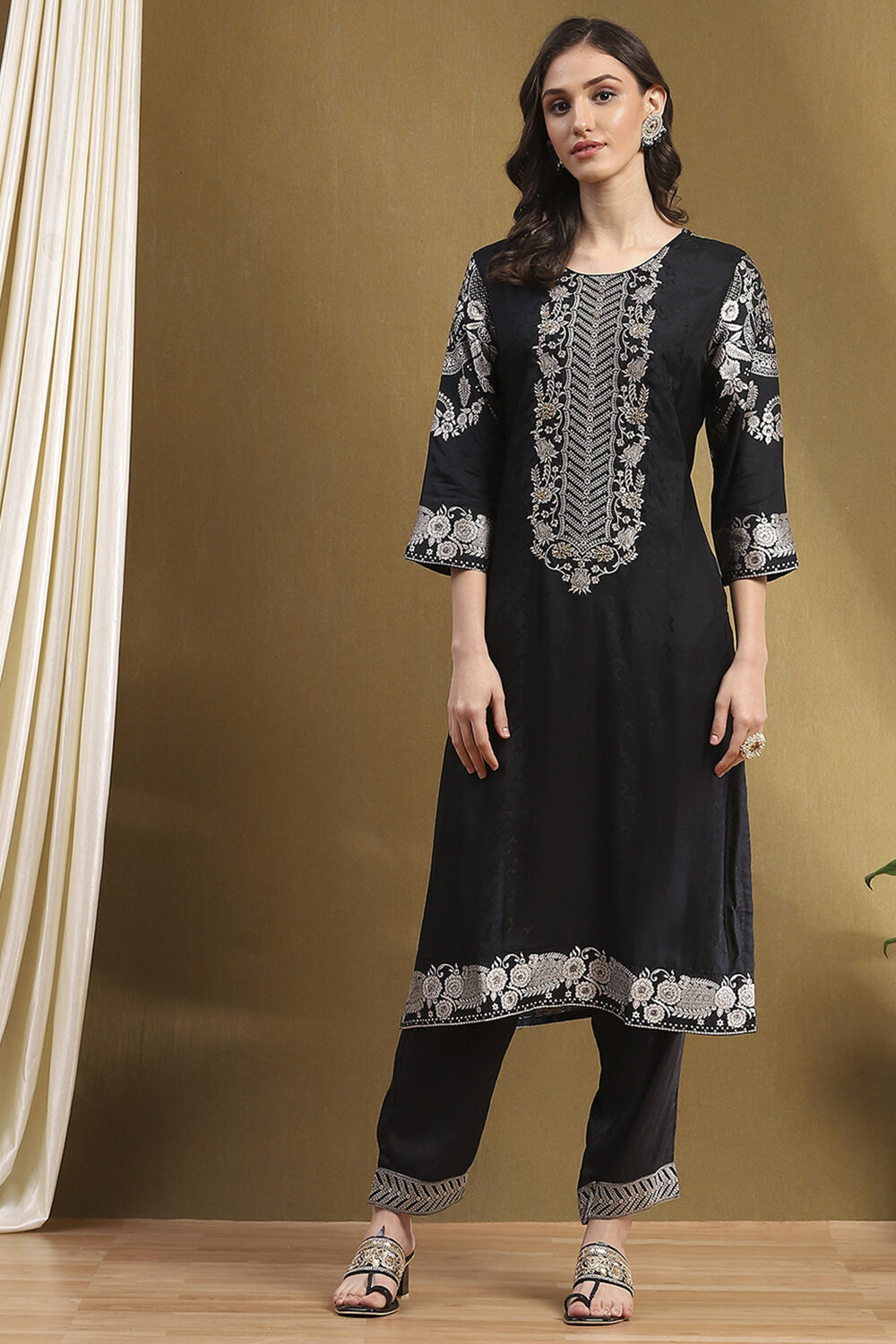 Black Viscose Blend Yarn Dyed Festive Straight Suit Set image number 6