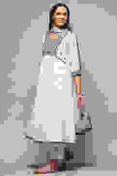 Off White Cotton Gathered Suit Set image number 4