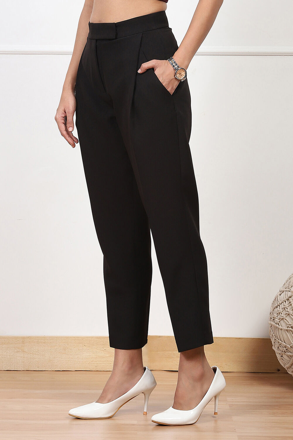 Black Solid Tapered Fit Pants image number 2