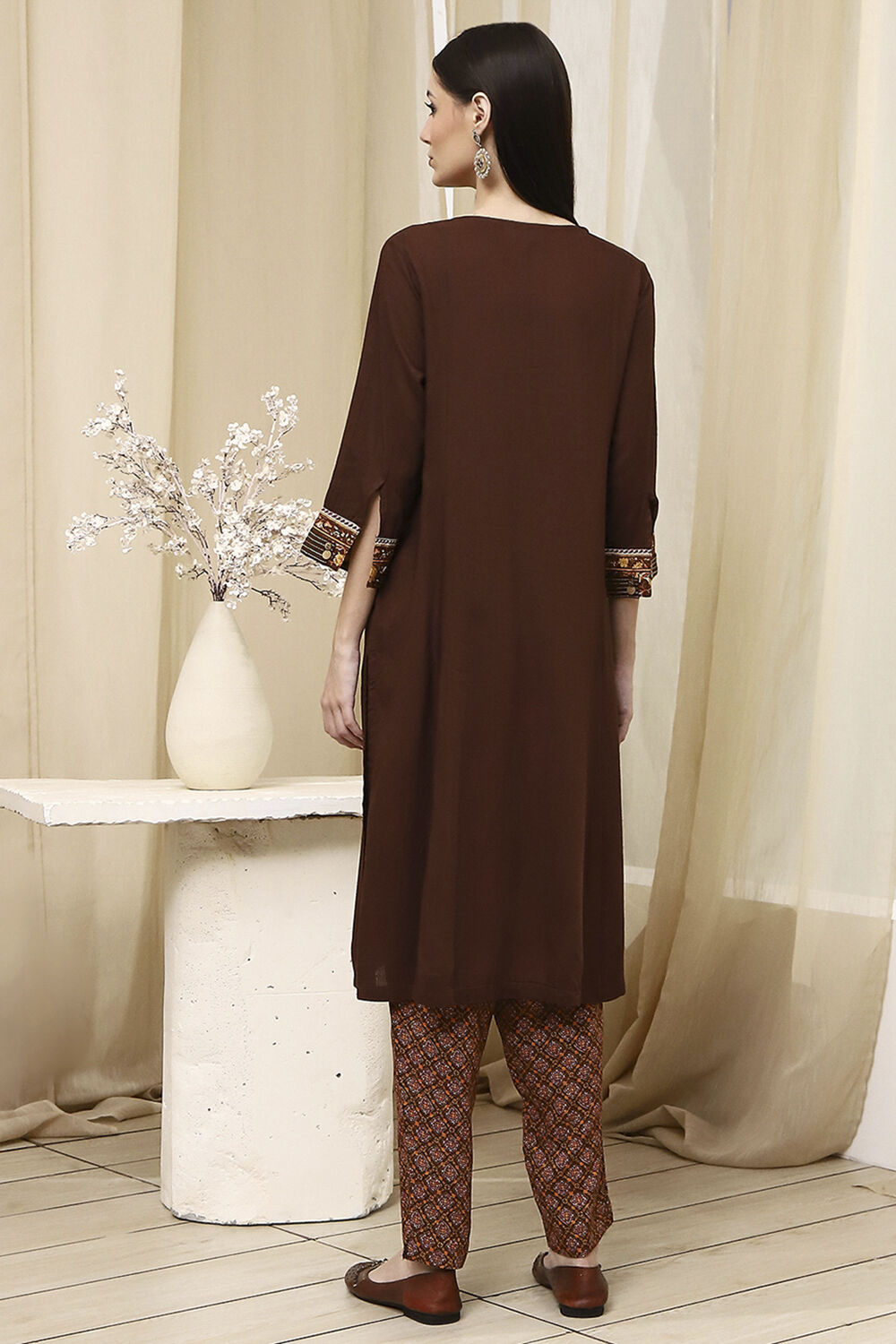 Brown Solid Gathered Straight Suit Set image number 4