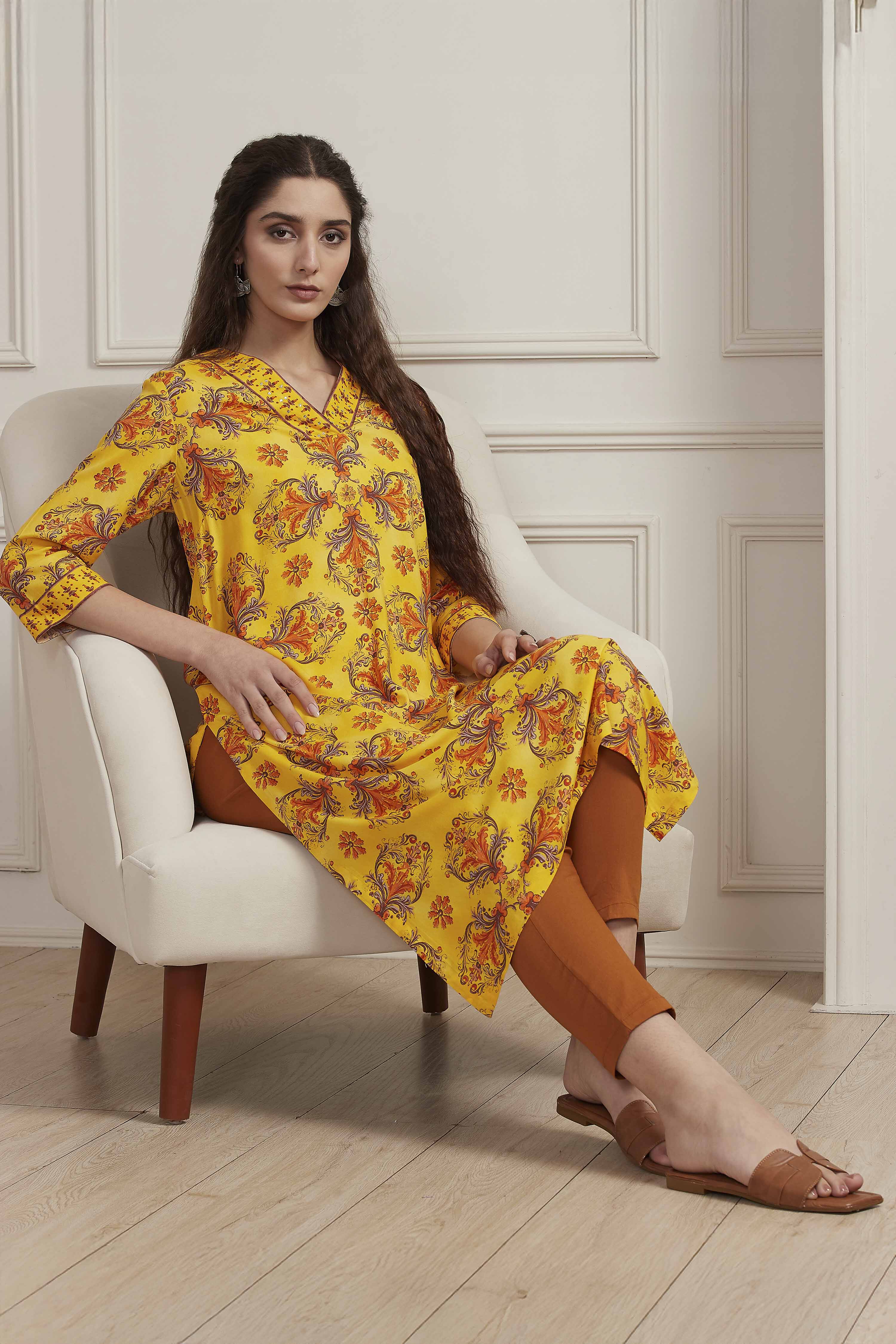 Yellow Floral Printed Straight Kurta image number 0