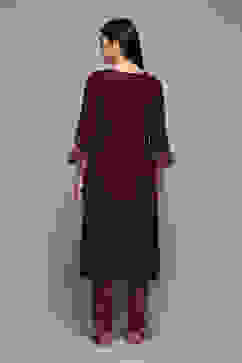 Burgandy LIVA Gathered Solid Kurta Slim Pant Suit Set image number 4