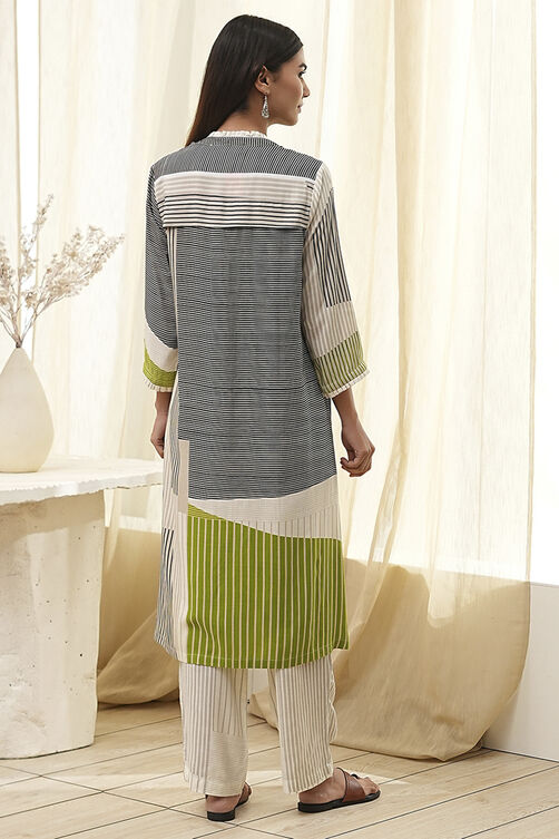 Black and Off-White Straight Printed Kurta Set image number 4