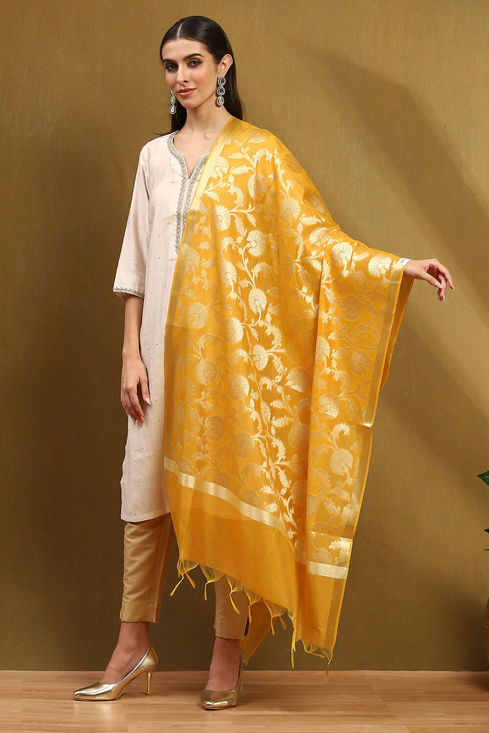 Yellow Yarn-Dyed Festive Dupatta image number 2