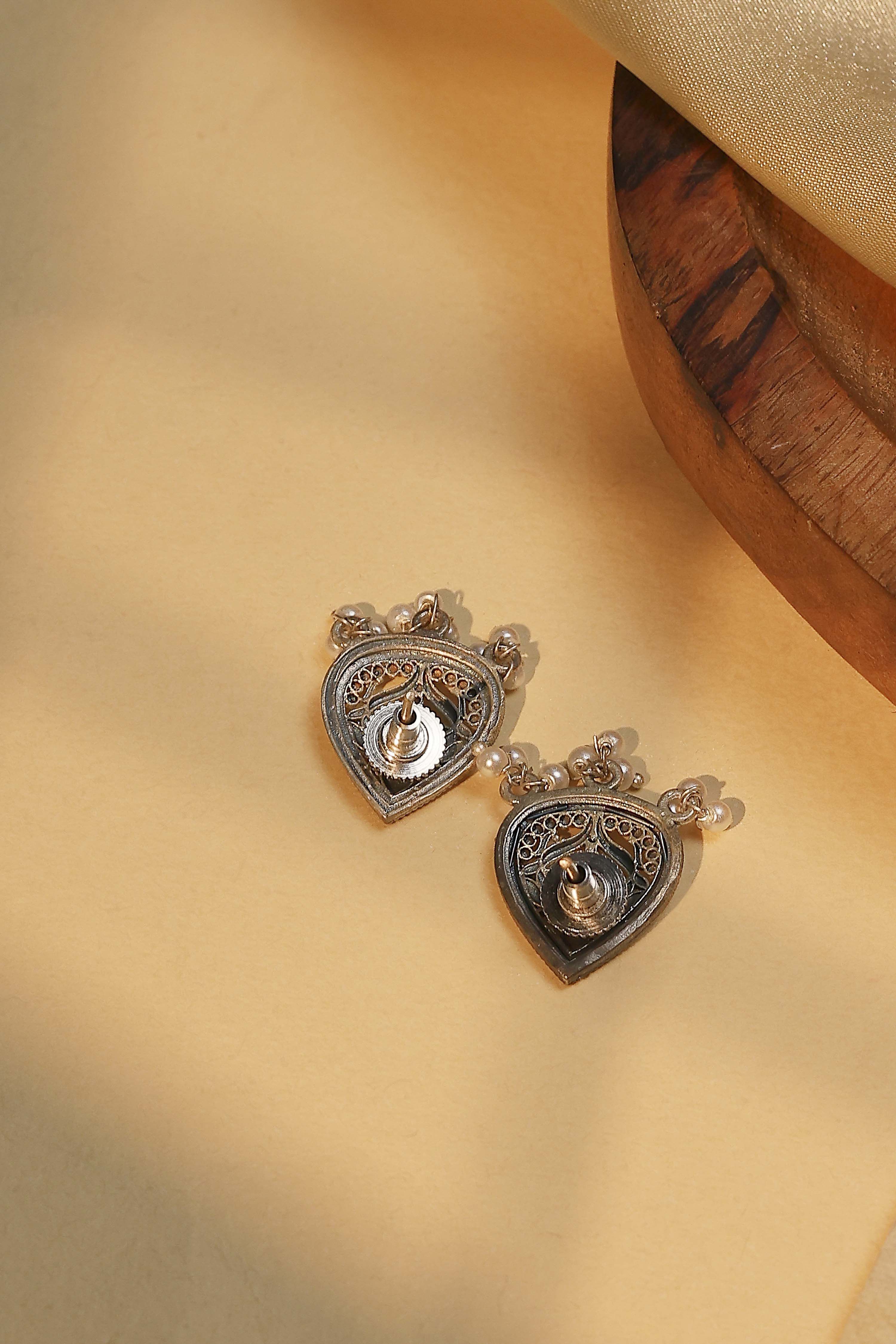 Oxidised Brass Studs image number 2