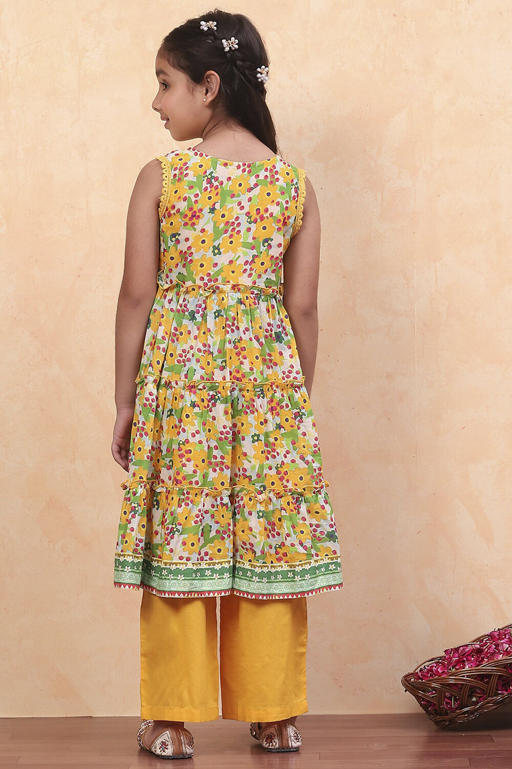 Yellow Pure Cotton Floral Printed Tiered Suit Set image number 4