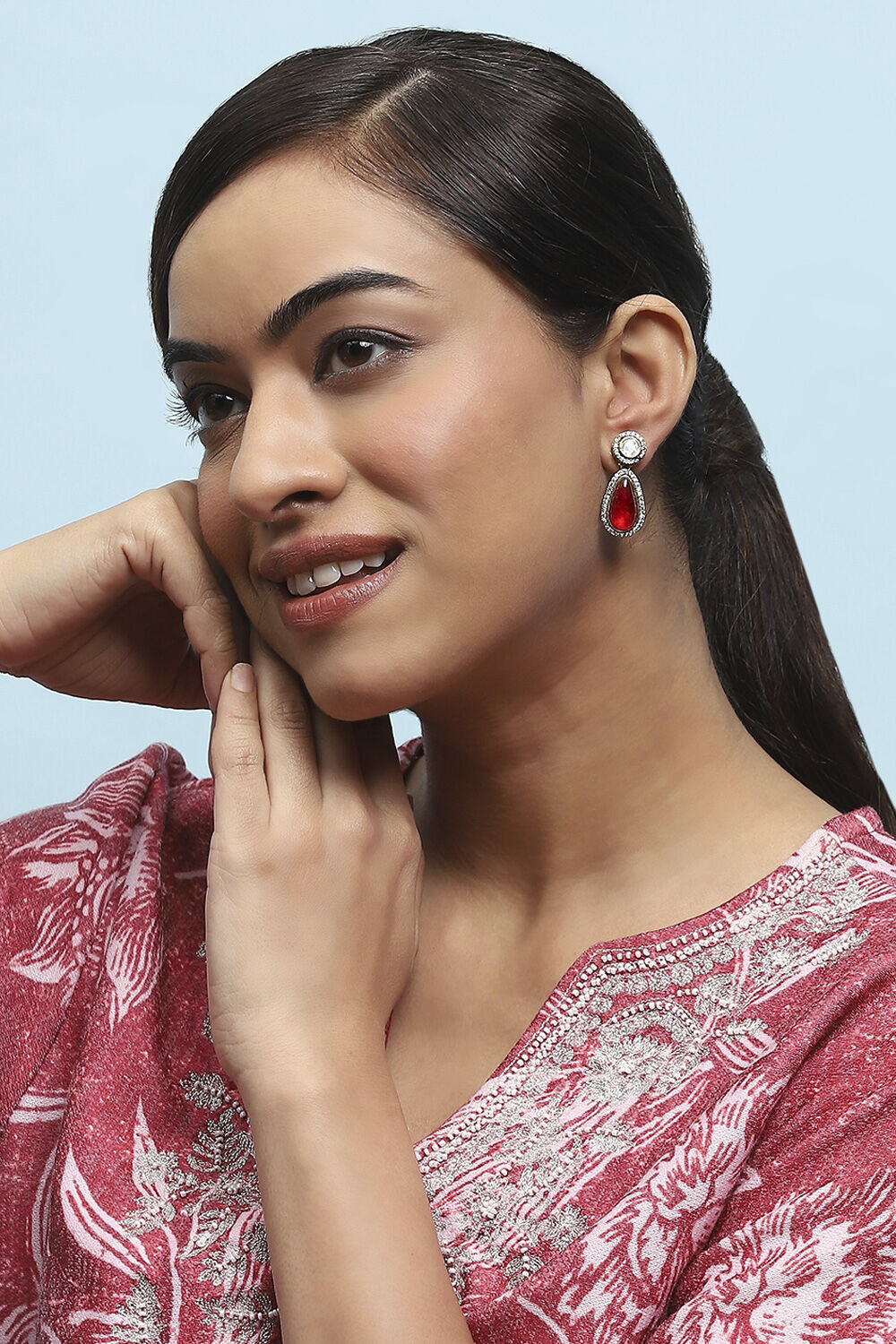 Red Brass Necklace Set image number 1