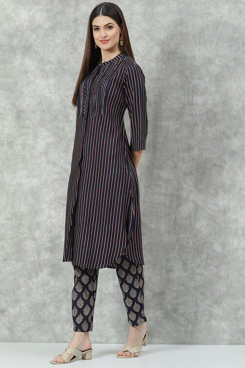 Red Poly Viscose Printed Kurta Set image number 3