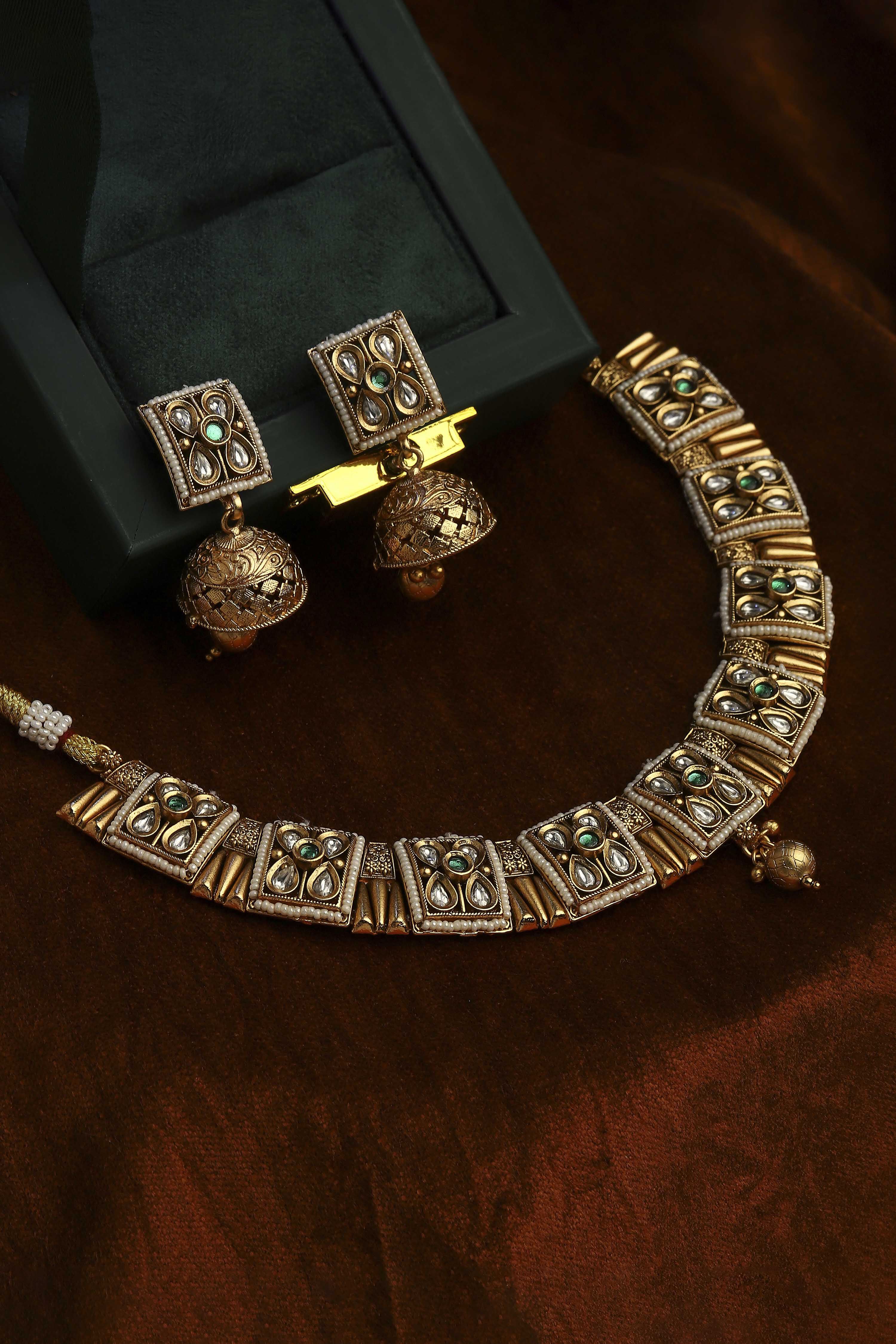 Green Alloy Necklace Set image number 0