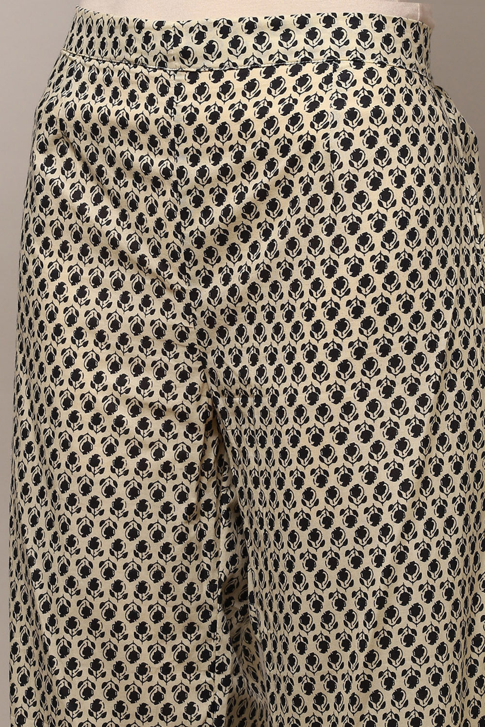 Blue Cotton Floral Screen Printed Unstitched Suit Set image number 3