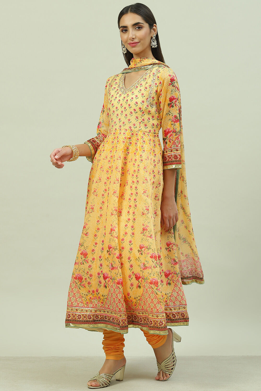 Yellow Straight Kurta Churidar Suit Set image number 5