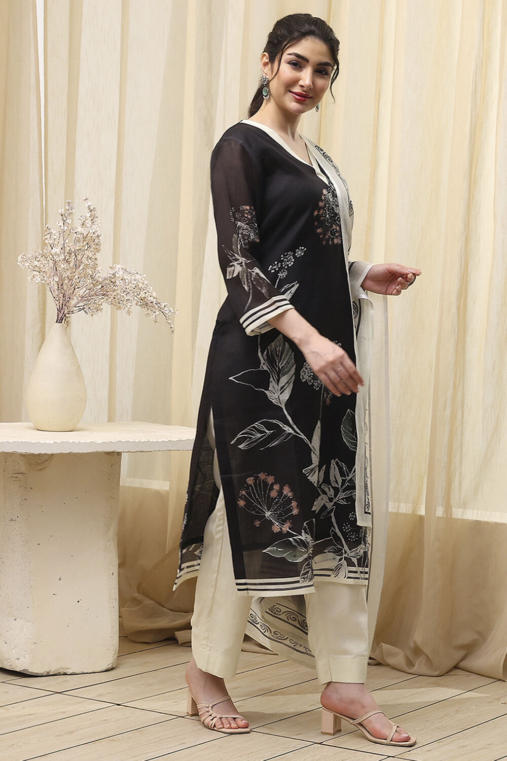 Black Linen Printed Unstitched Suit Set image number 6