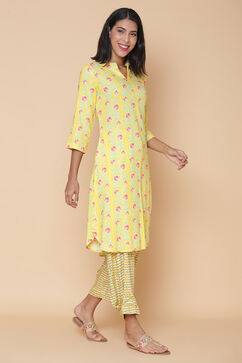Yellow Rayon Straight Kurta Pants Set image number 3