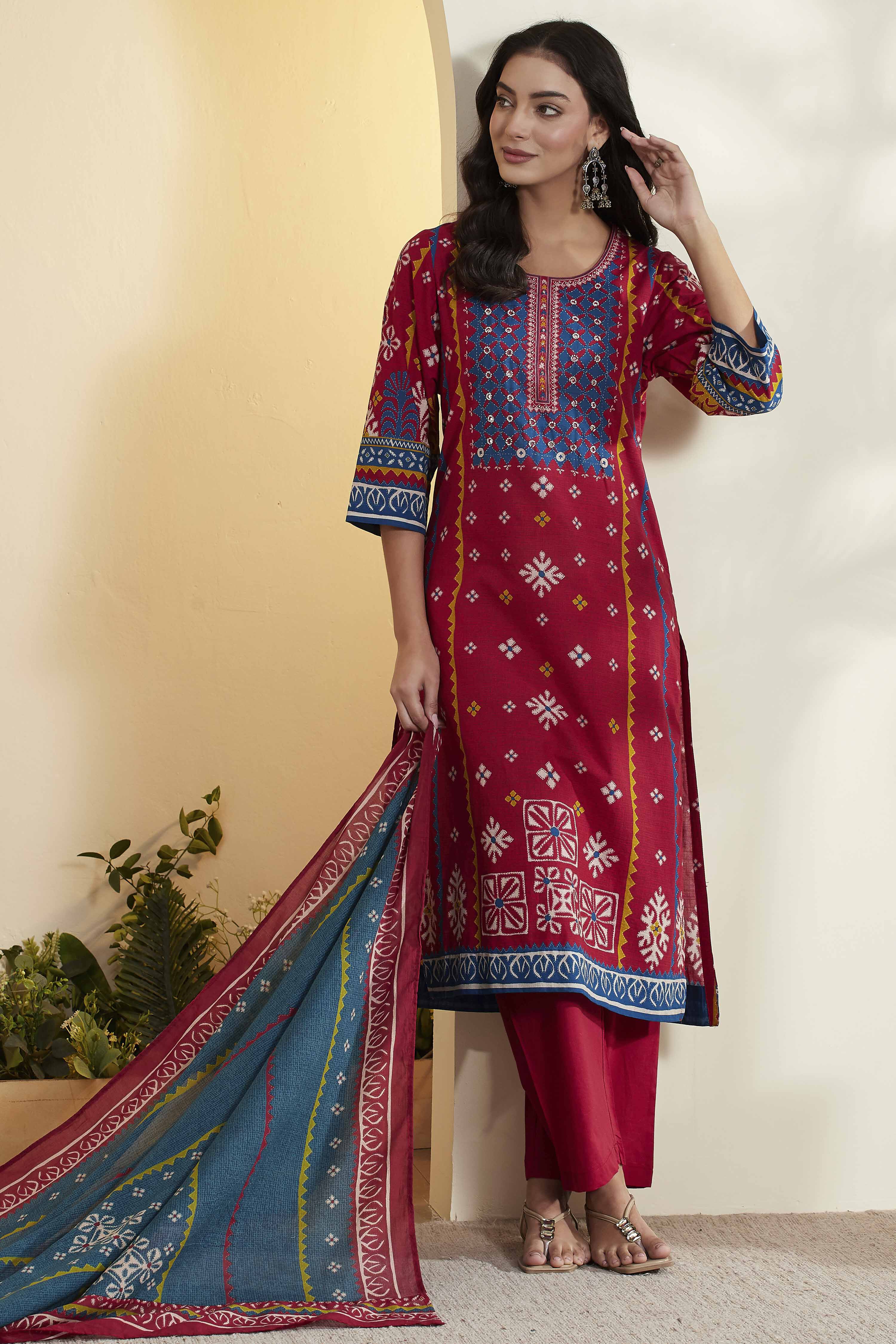 Red Cotton Printed Straight Kurta Set image number 0