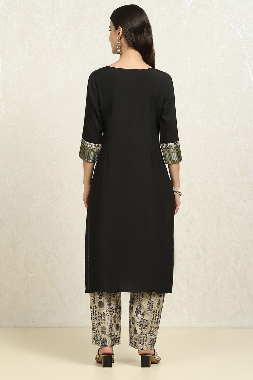 Maroon Cotton Handloom Unstitched Suit Set image number 5