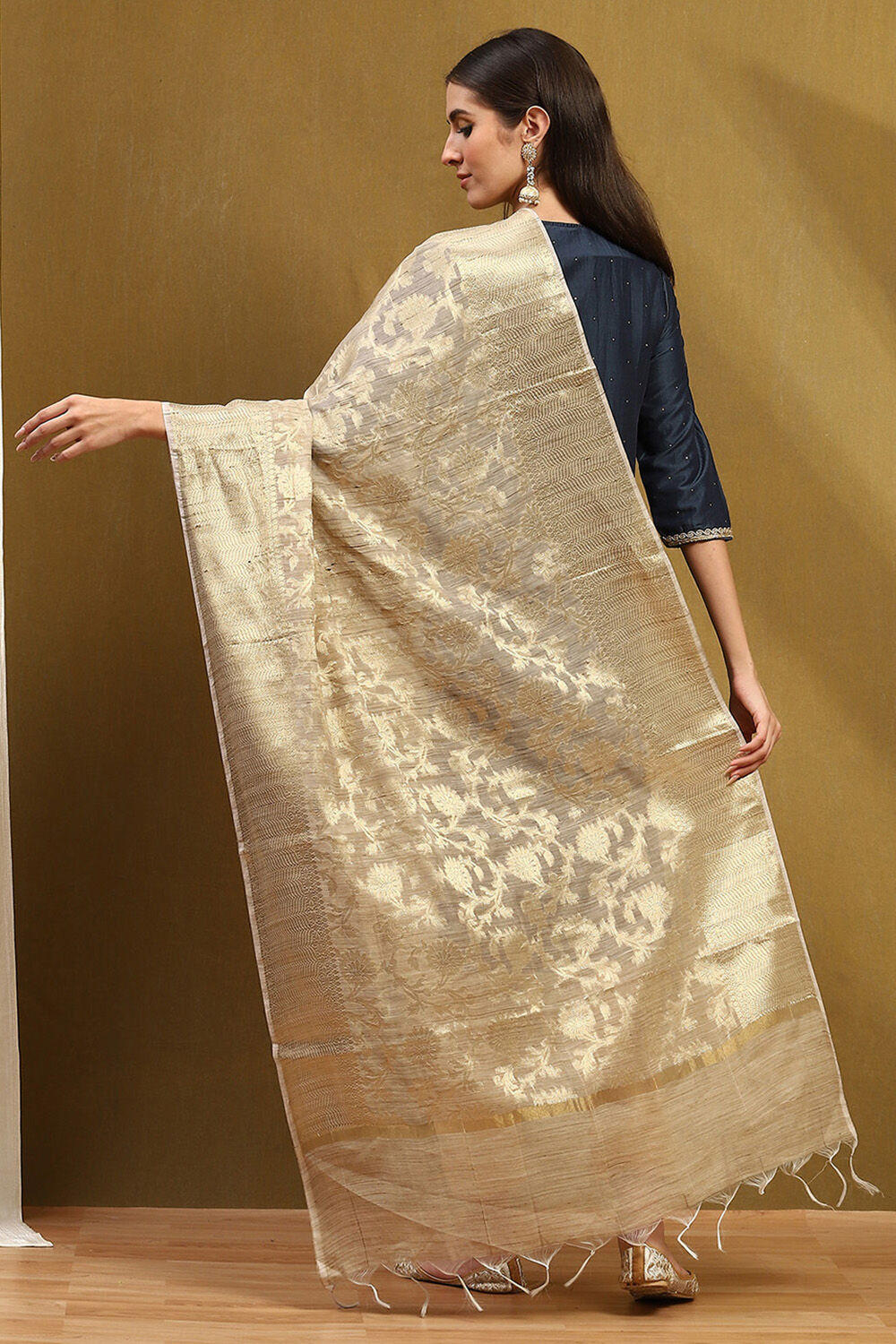 Chalk Grey Poly Silk Floral Yarn-Dyed Dupatta image number 3