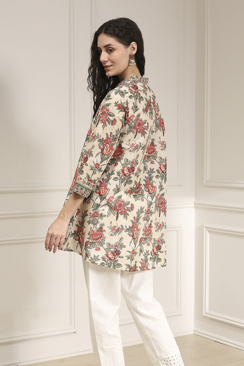Off-White and Red Cotton A-Line Shirt image number 3