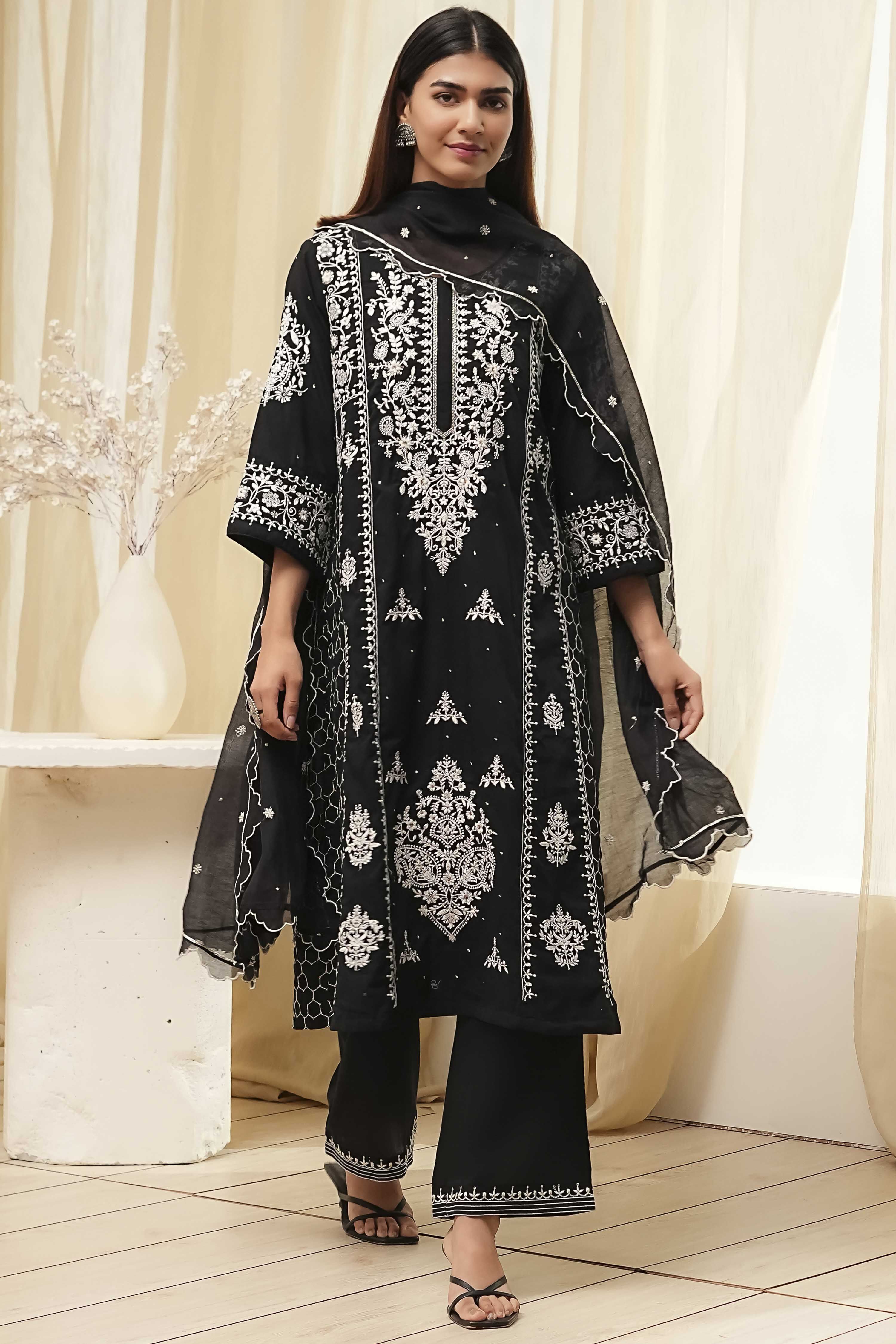 Pink Cotton Blend Embroidered Straight Suit Set image number 6