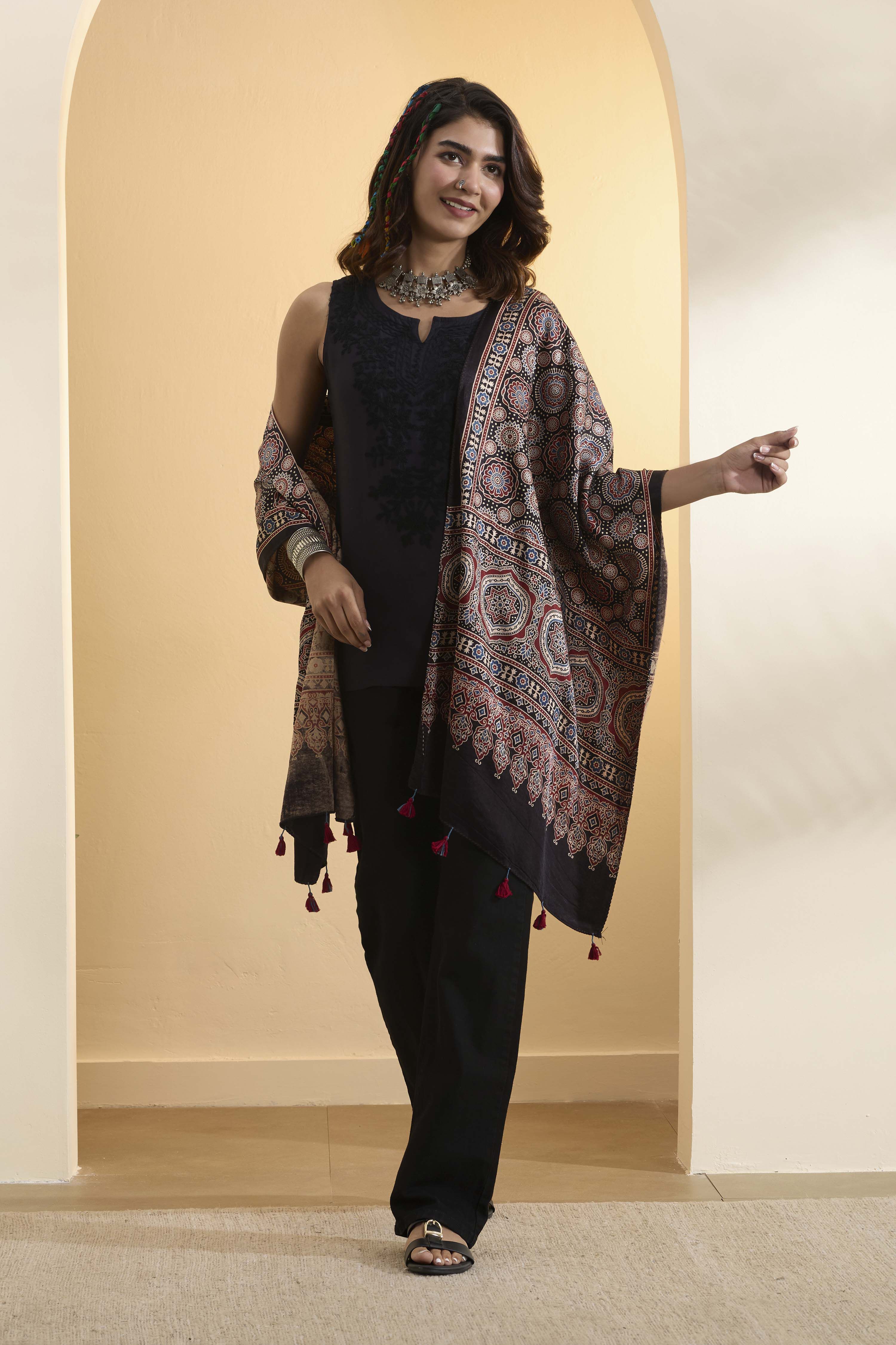 Green Black Mushru Silk Banarasi Dupatta image number 0