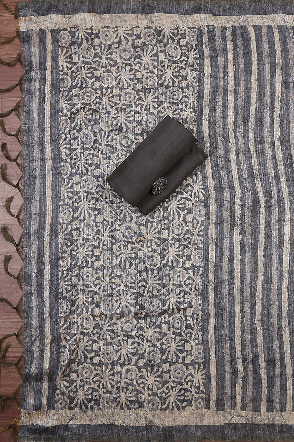 Gray Silk Blend Printed Unstitched Suit Set image number 3