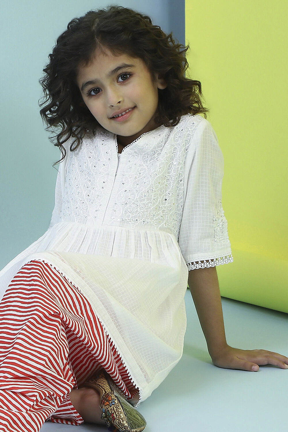 White and Red Cotton Gathered Kurta Set image number 7