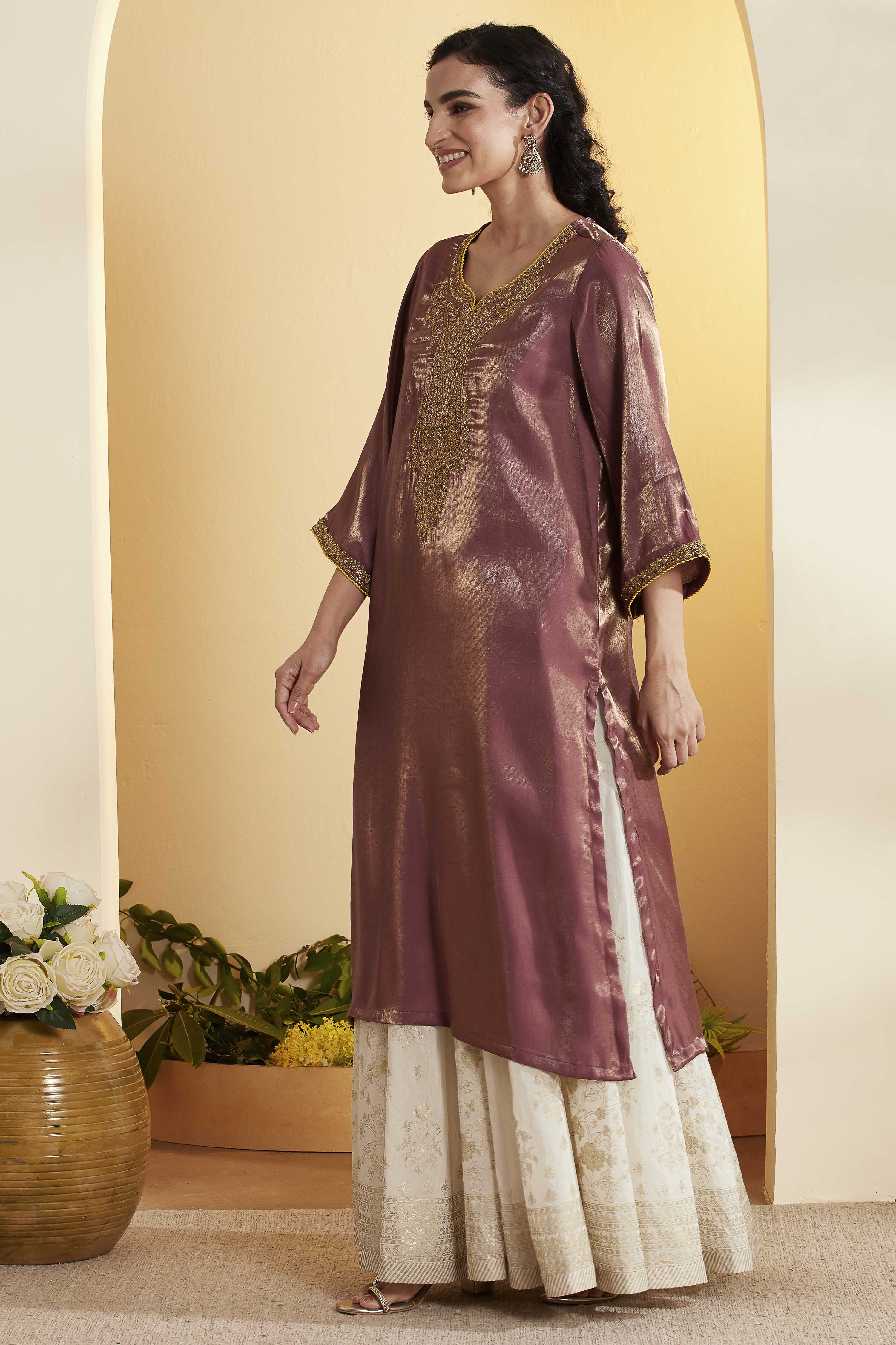 Black Metallic Viscose Poly Yarndyed Straight Kurta image number 2