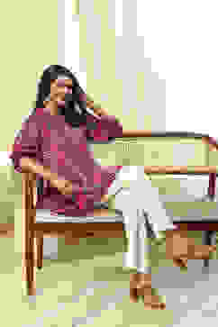 Magenta Cotton Printed A-Line Short Kurta image number 5