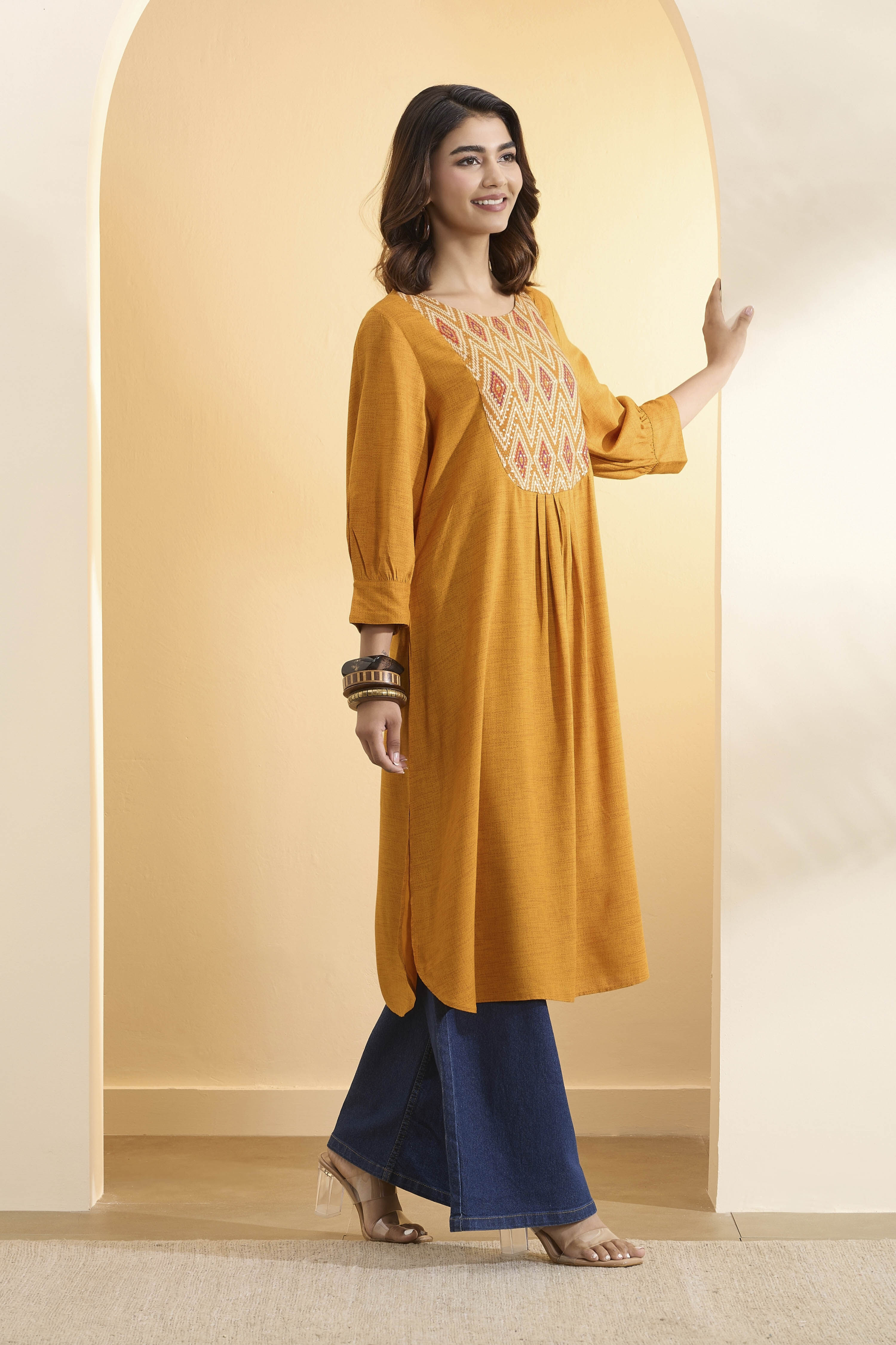 Mustard Viscose Rayon Straight Kurta image number 4