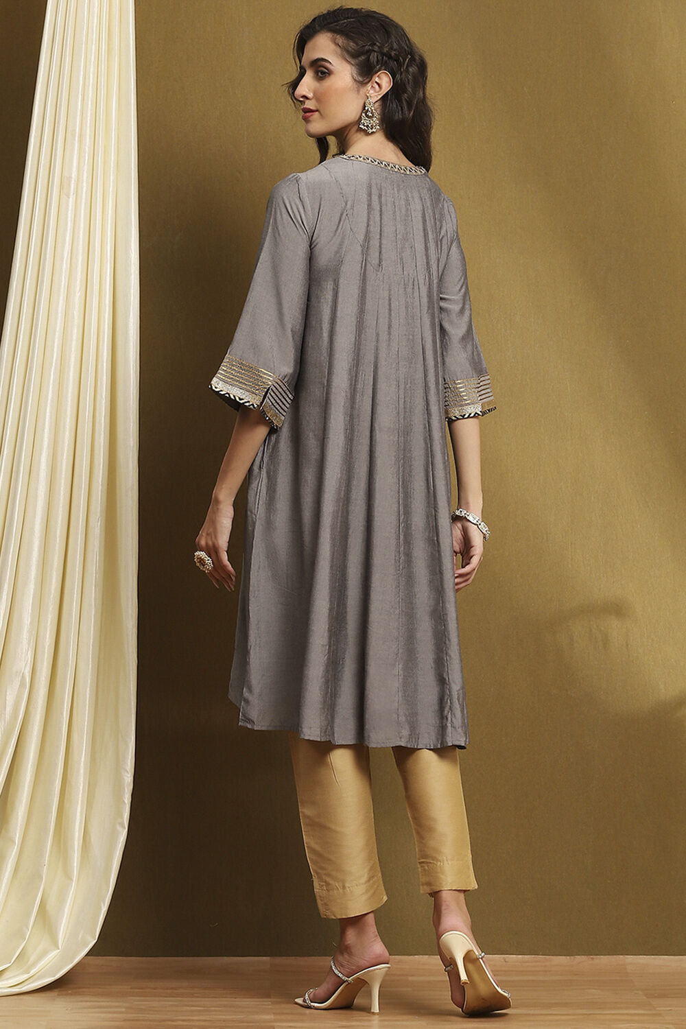 Grey Yarn-Dyed Festive Kalidar Kurta image number 3