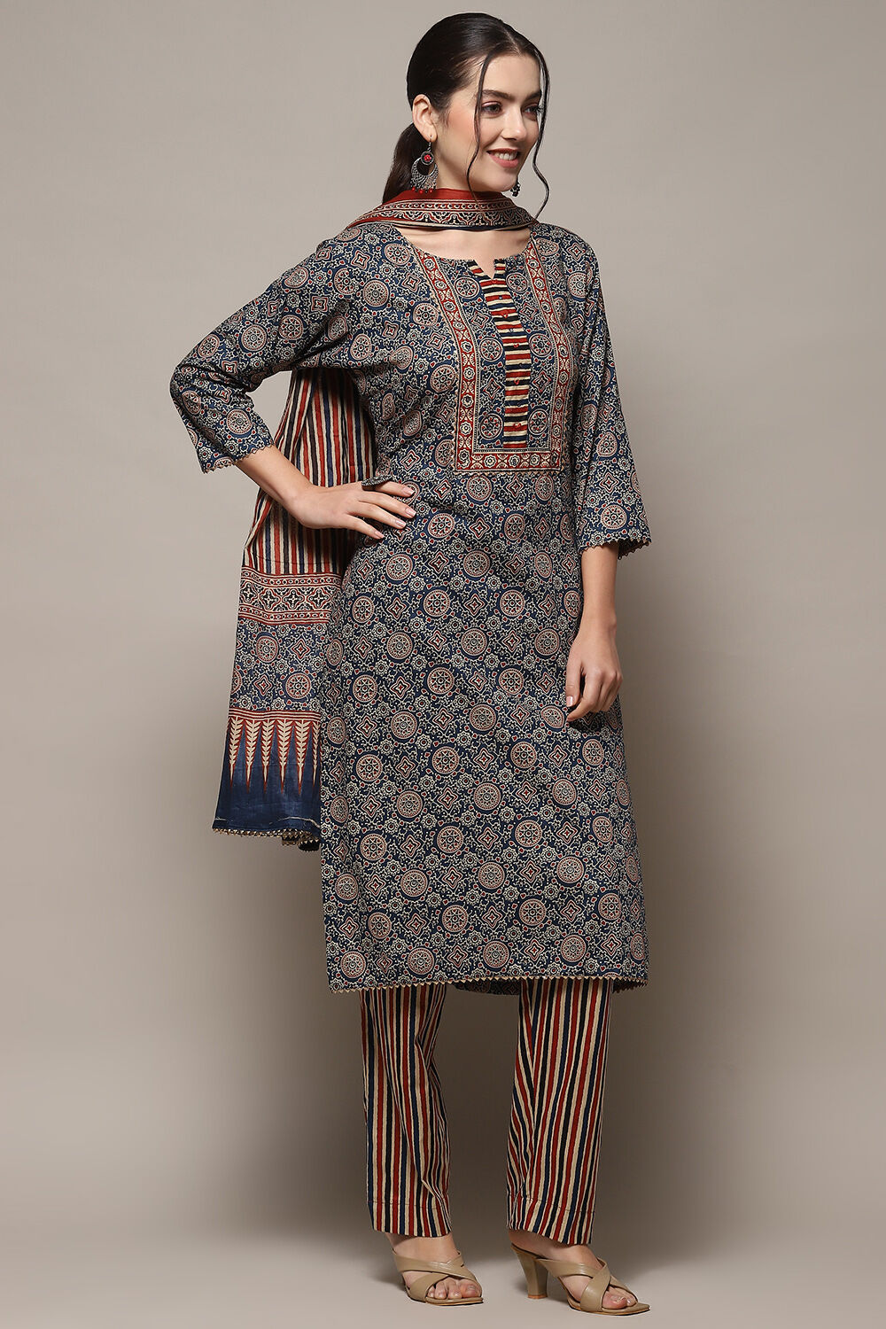 Blue Cotton Unstitched Suit set image number 7