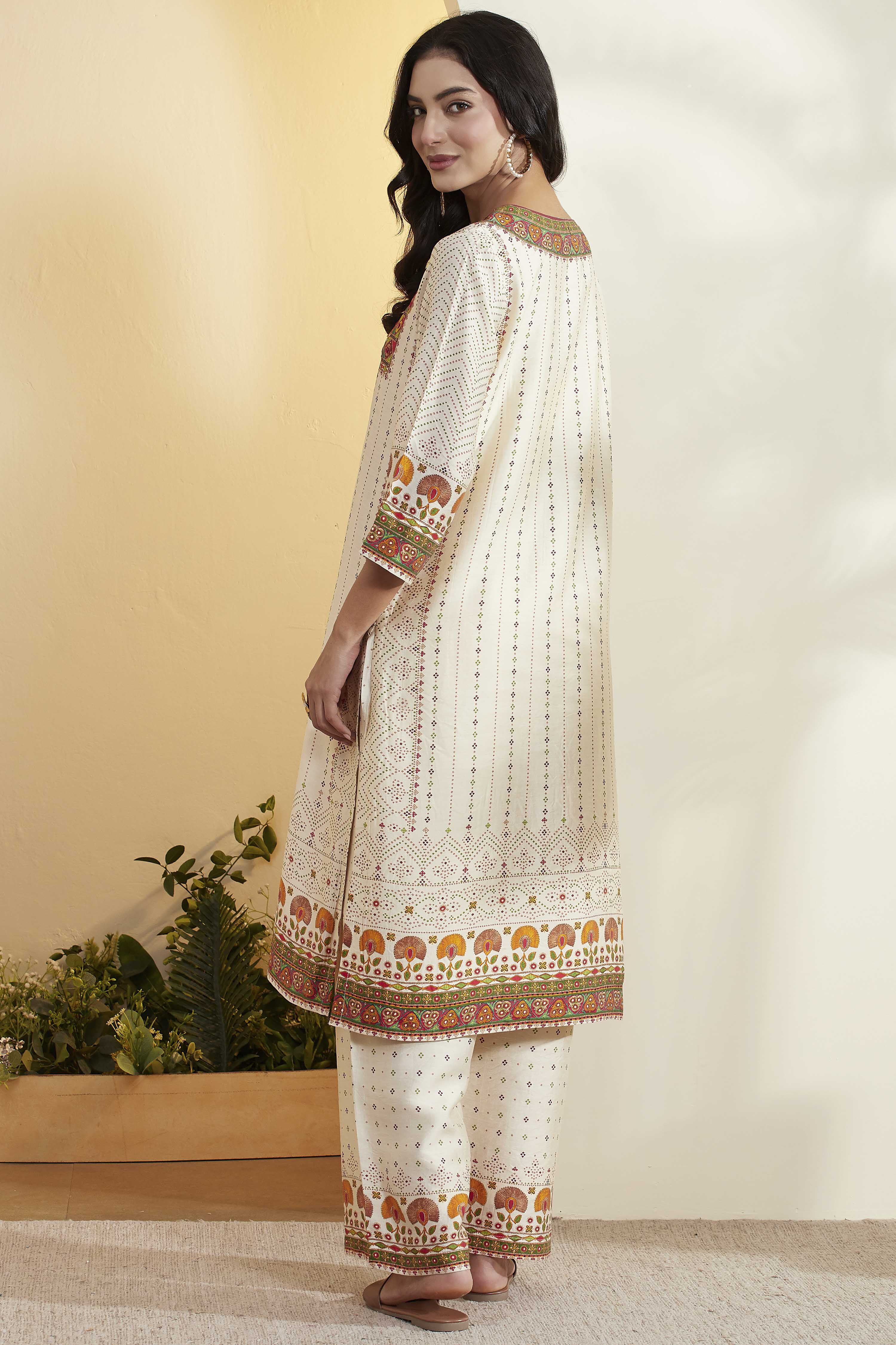 Off-White Viscose Rayon Printed Straight Kurta Set image number 6