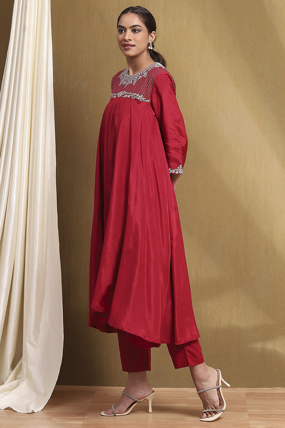 Red Modal Embroidered A-Line Kurta Set image number 3