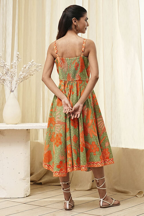 Green Cotton Blend Floral Printed Flared Dress image number 3