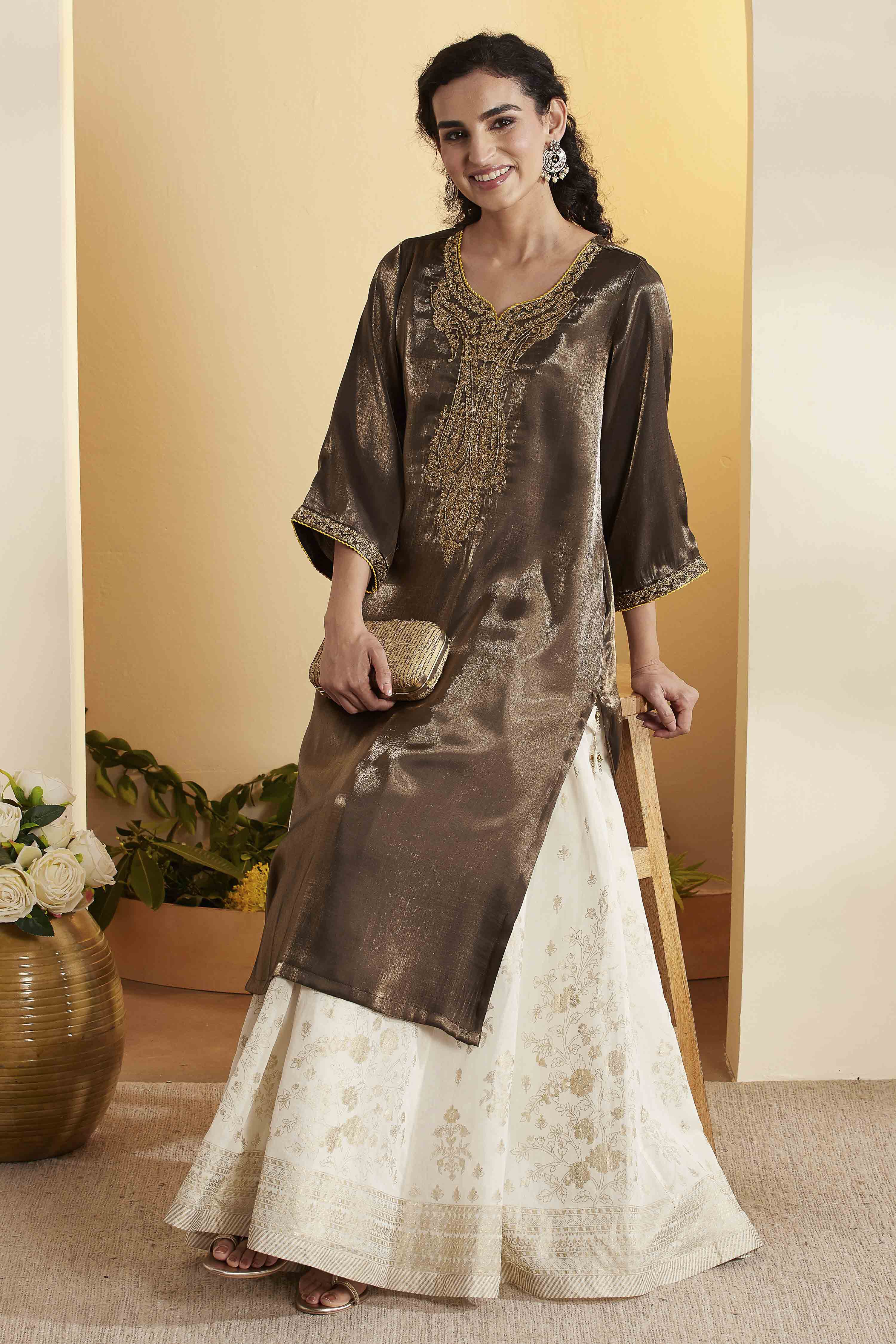 Black Metallic Viscose Poly Yarndyed Straight Kurta image number 5
