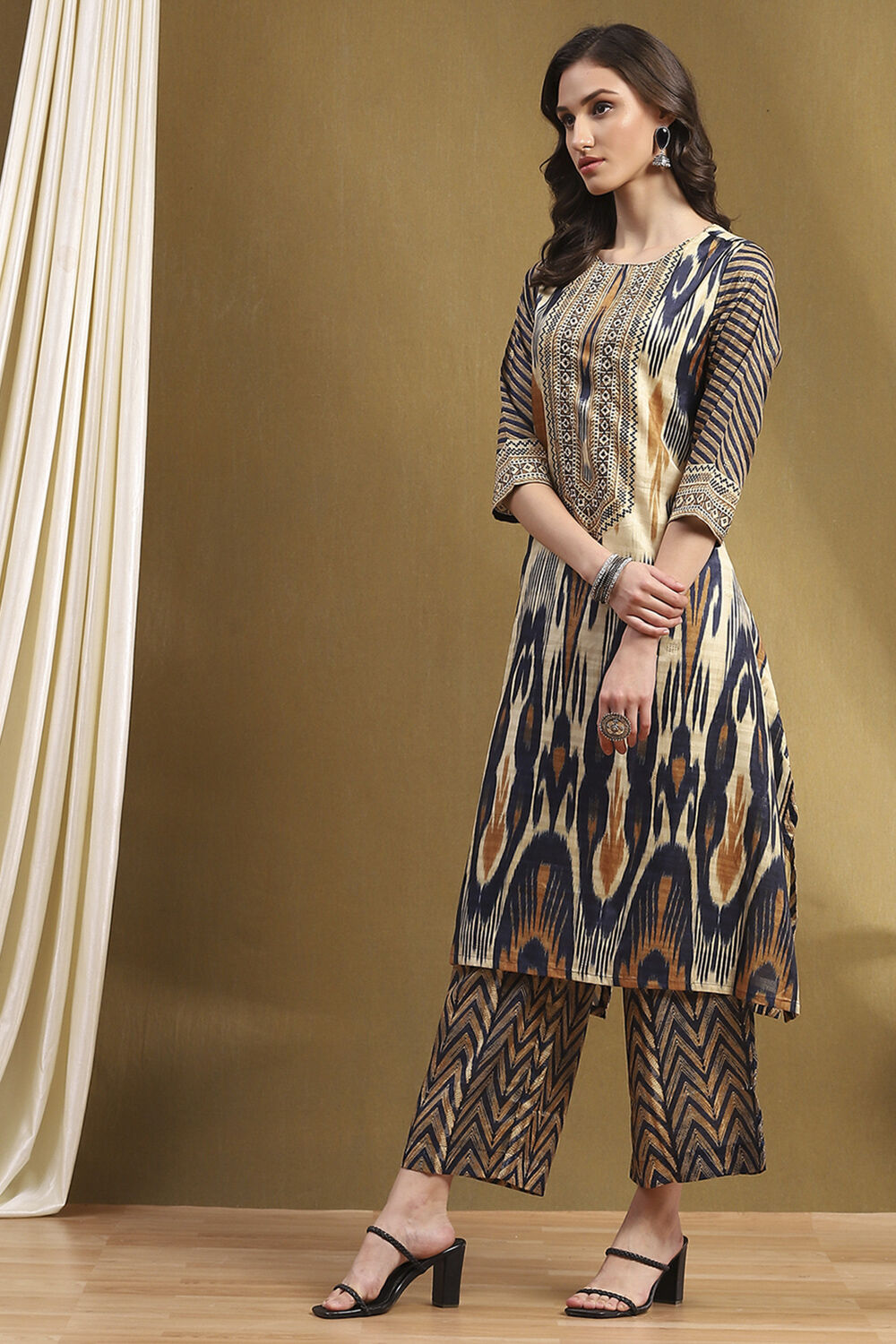 Beige Geometric Printed Asymmetric Kurta Set image number 3