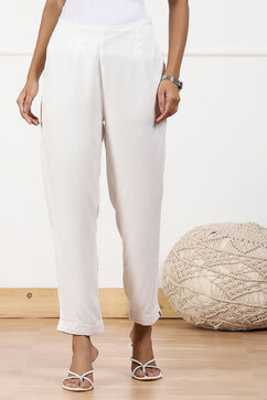 Off White Viscose Slim Solid Pants image number 4