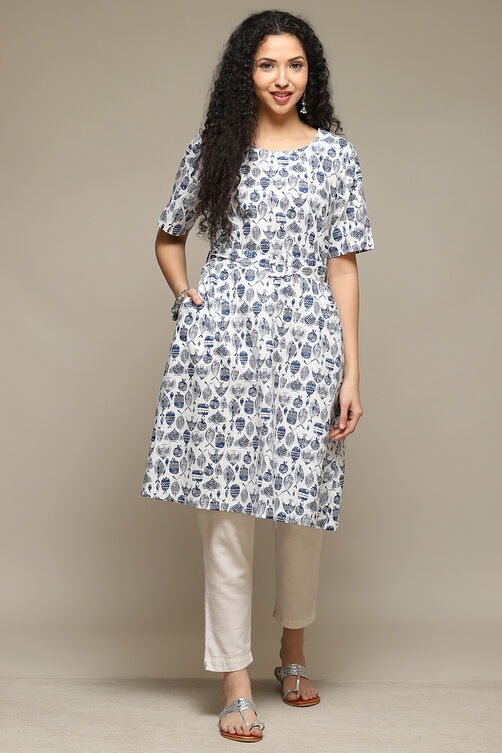 Coral Red Rayon Straight Printed Kurta image number 5