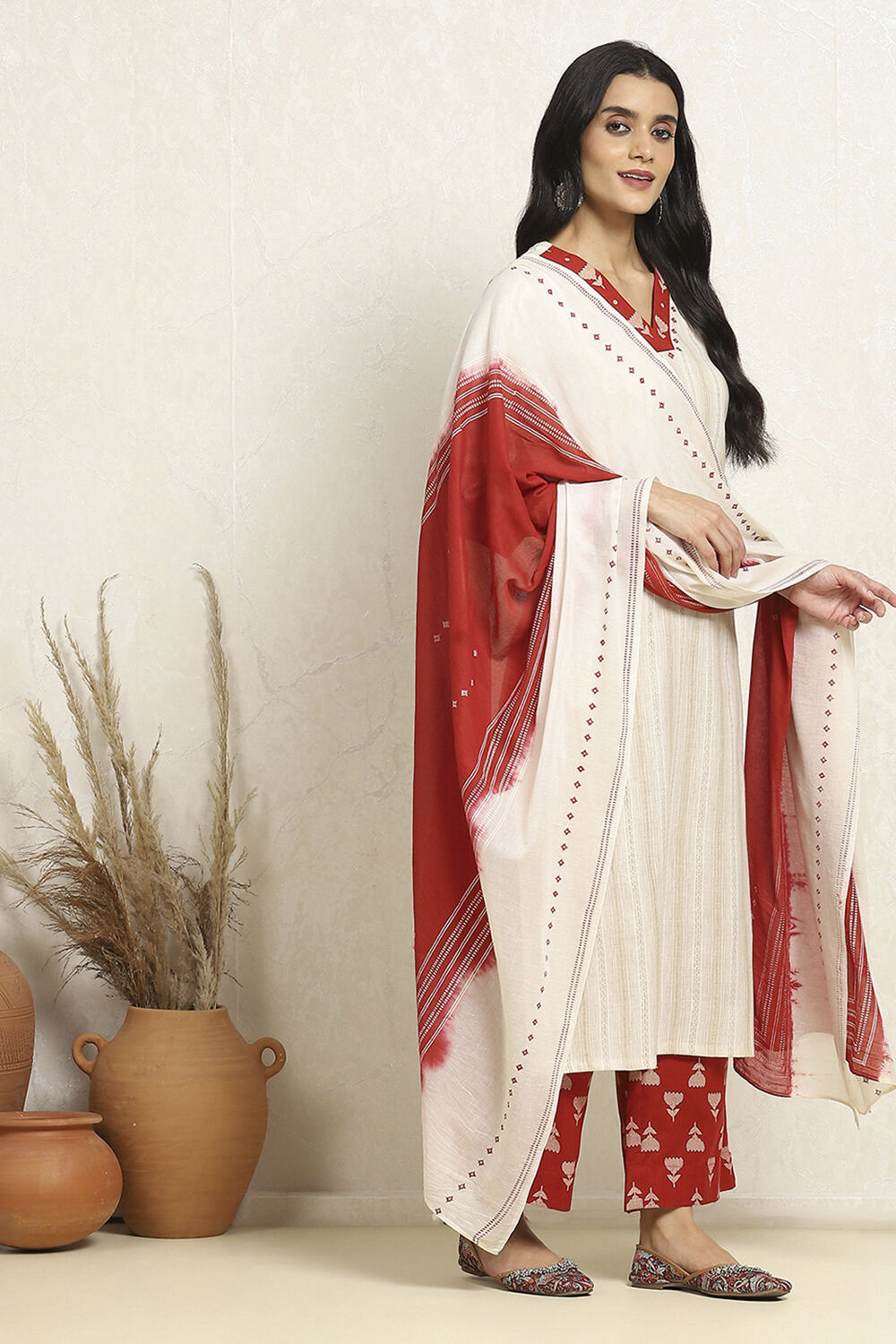 Off-white and Teal Cotton Hand Block Unstitched Suit Set image number 6