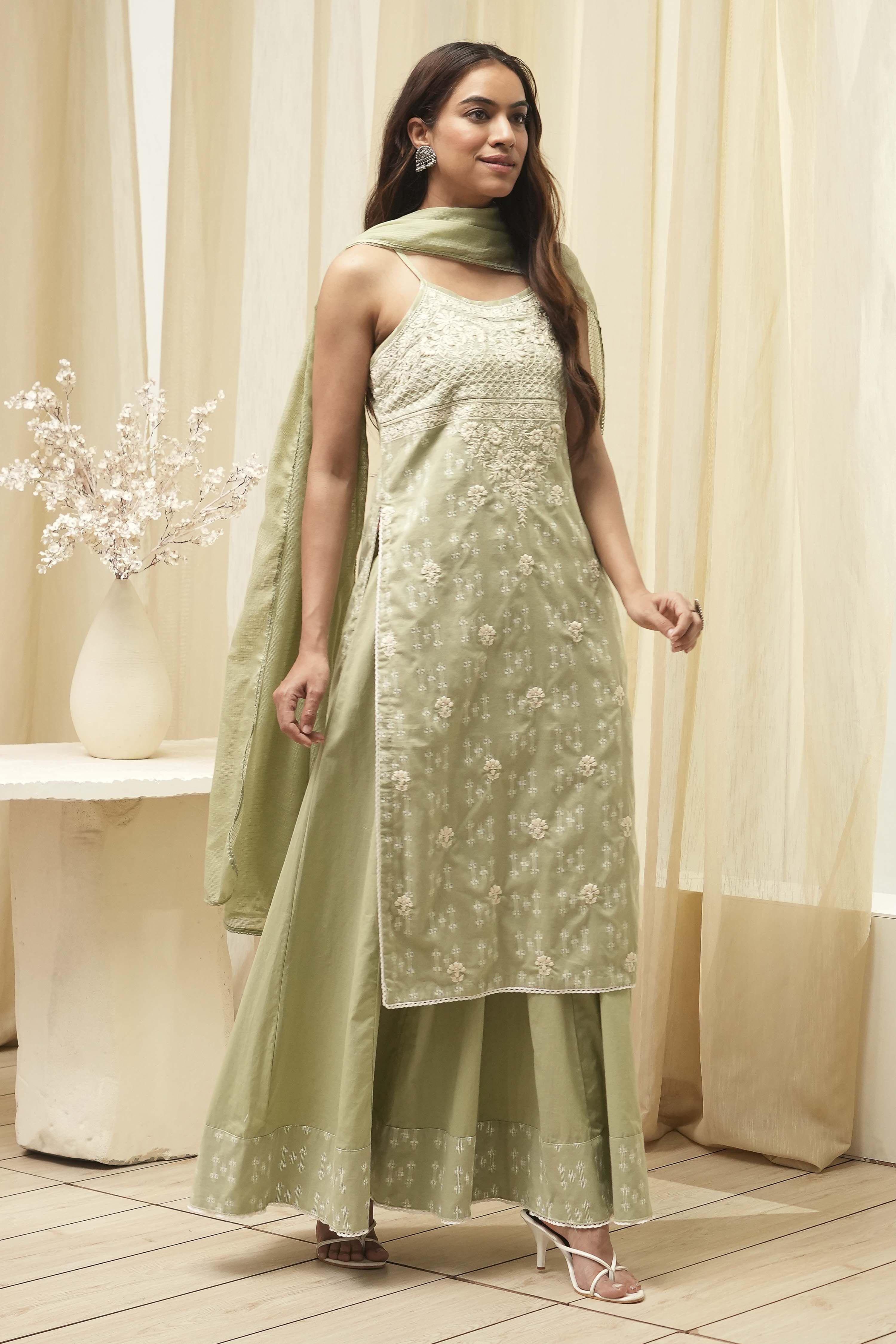 Green Cotton Floral Strappy Straight Suit Set image number 4