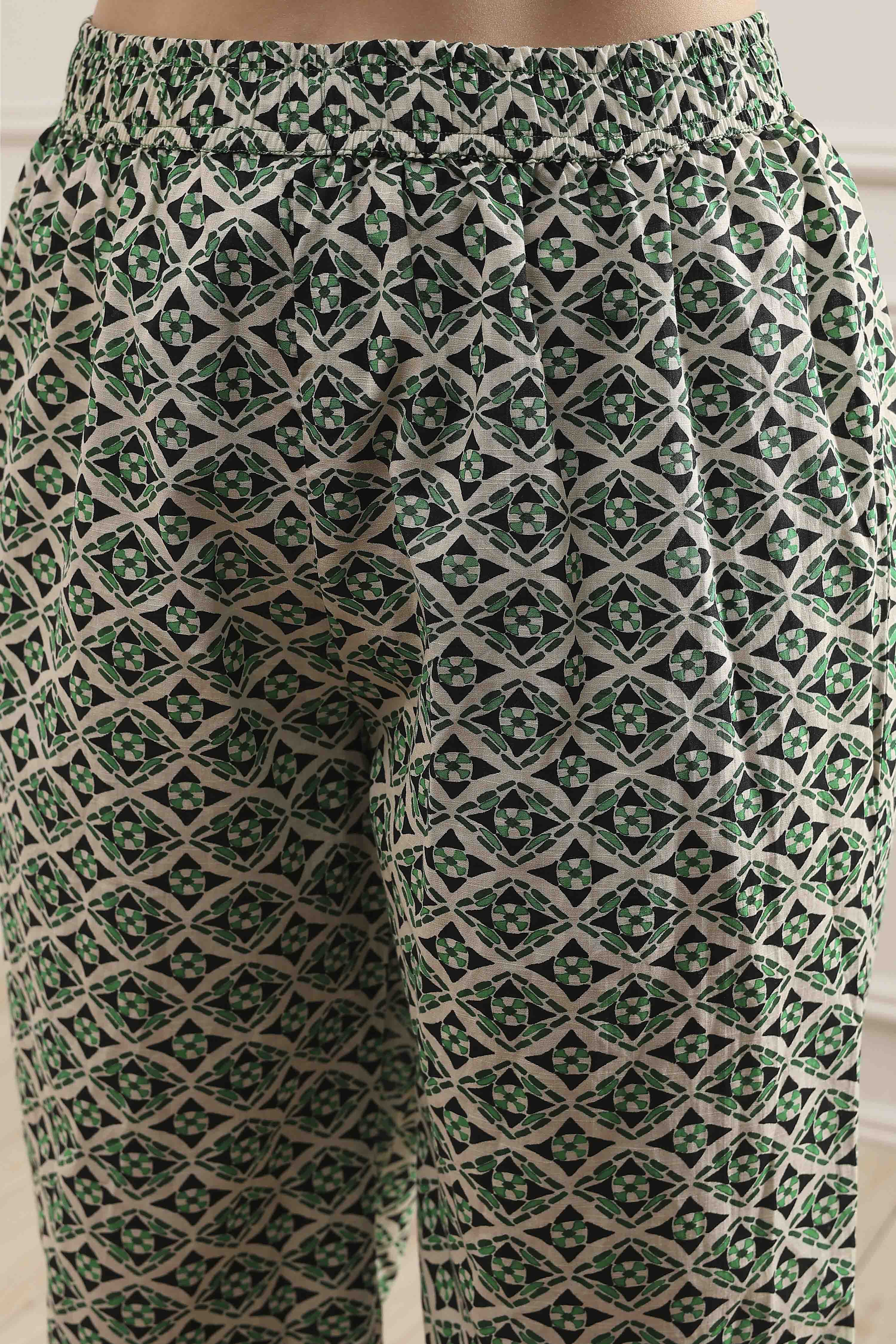 Green Cotton Printed Straight Kurta Set image number 2