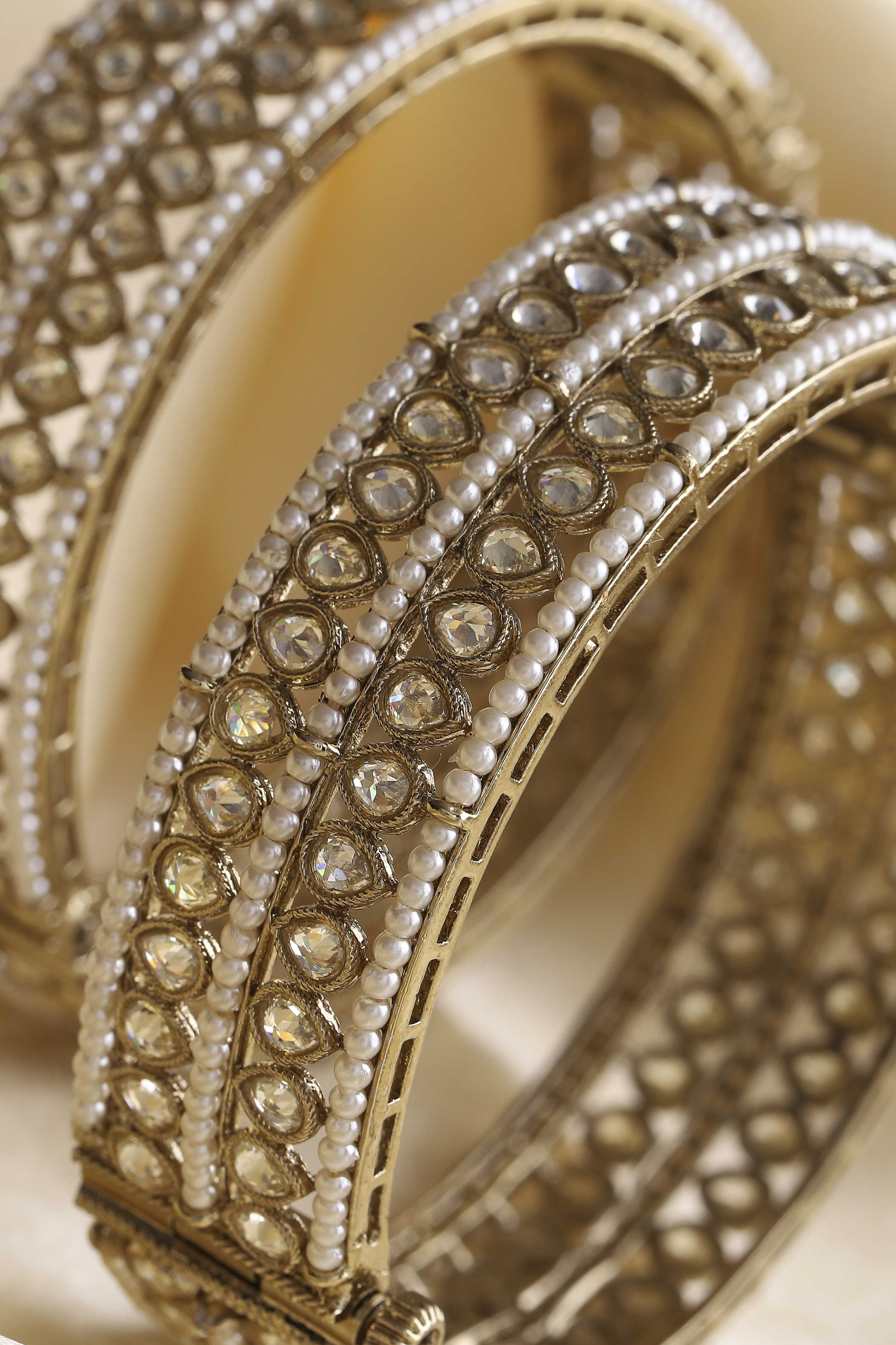 Gold Alloy Bangle image number 4