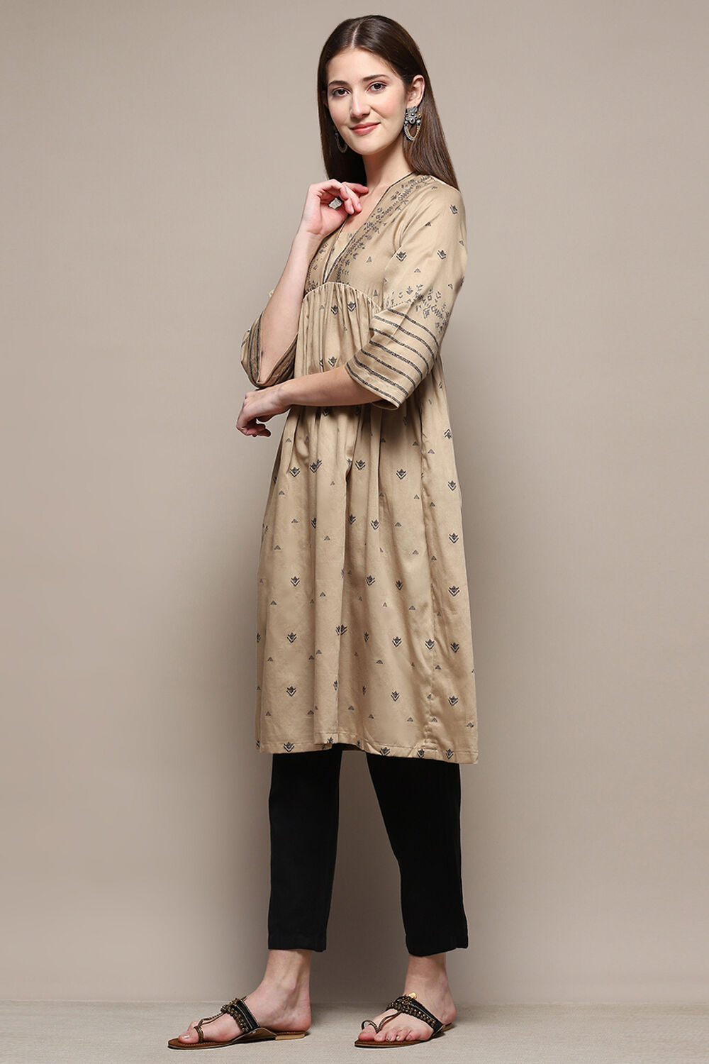Taupe Jacquard Flared Yarn Dyed Kurta image number 3