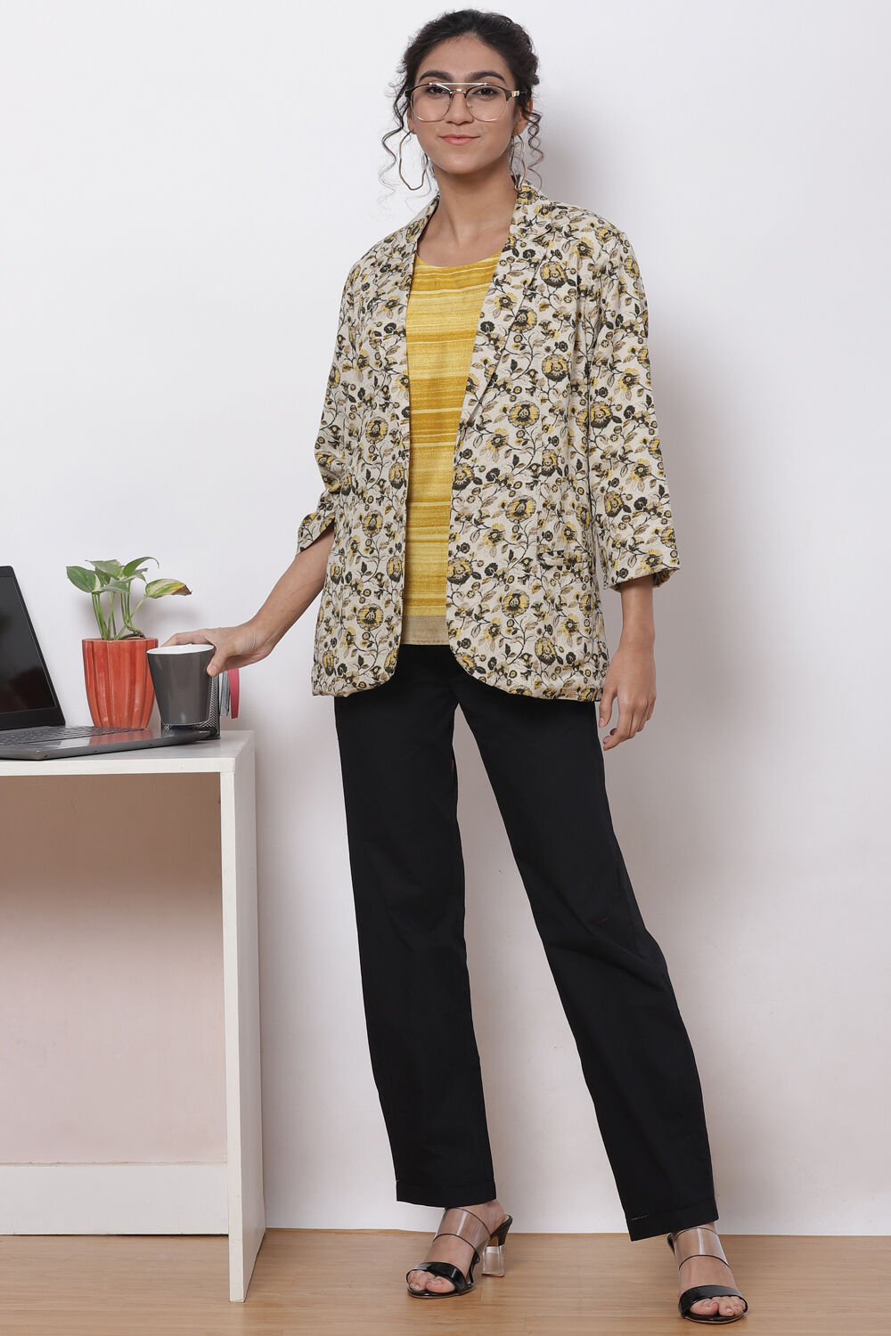 Mud Ochre LIVA Printed Kurta with Jacket image number 7