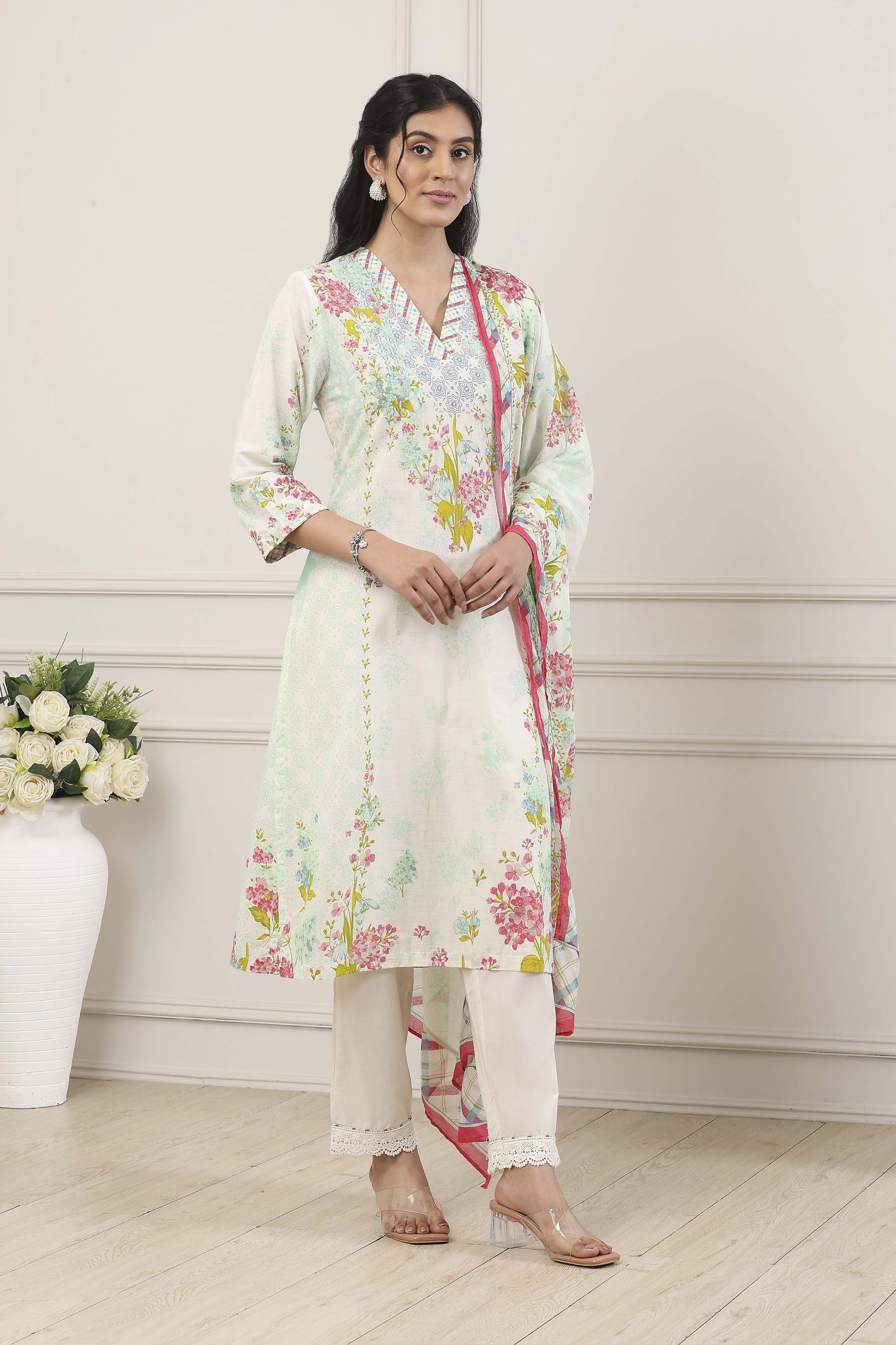 White Cotton Floral Printed Straight Suit Set image number 5