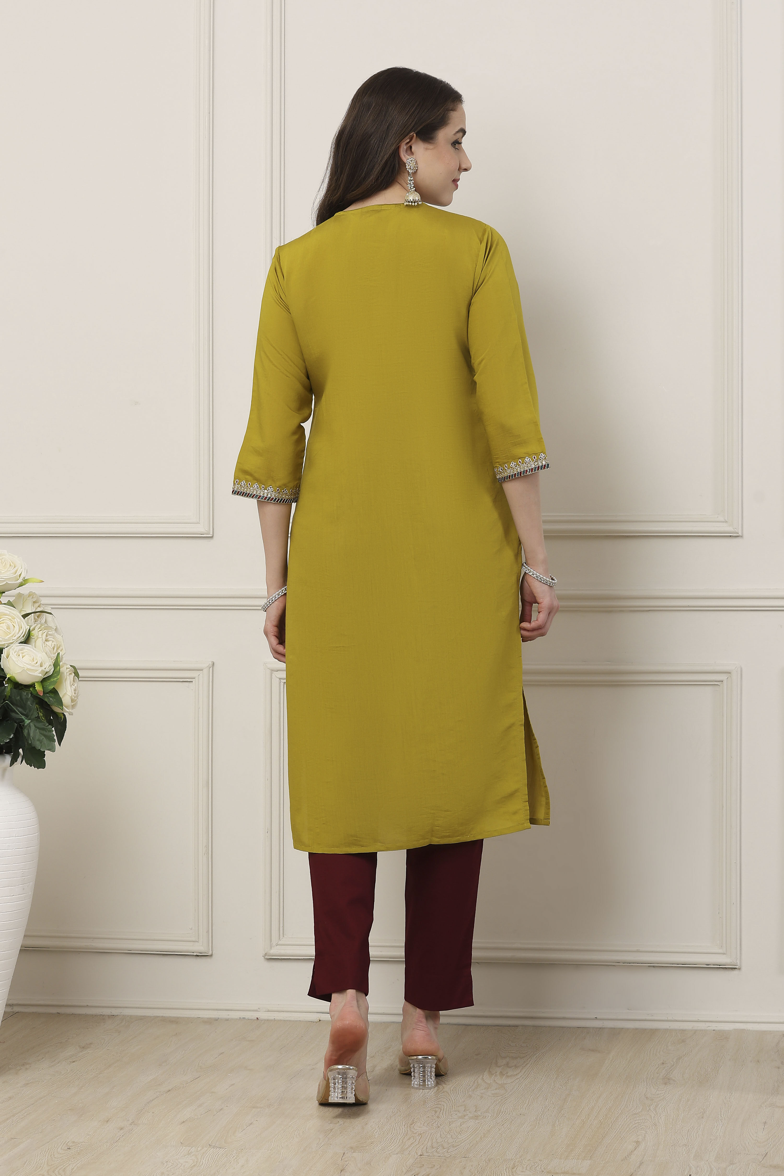 Green Floral Yoke Embroidered Straight Kurta image number 3