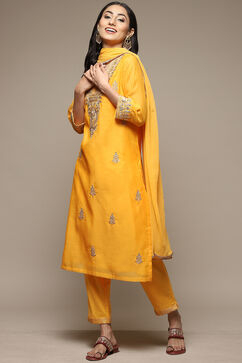 Yellow Cotton Blend Straight Kurta Pants Suit Set image number 7