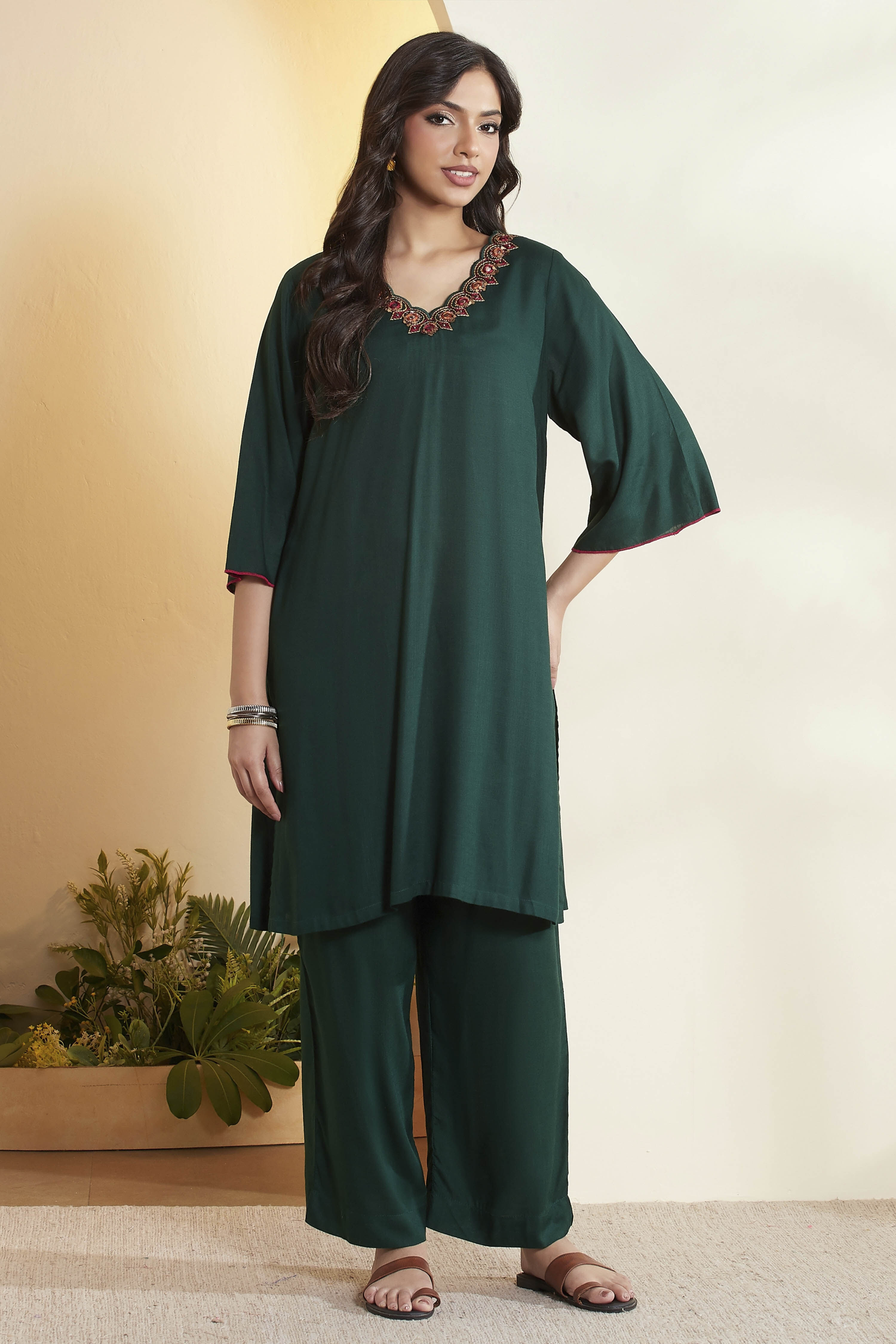 Green Viscose Rayon Yoke Design Solid Straight Kurta Set image number 7