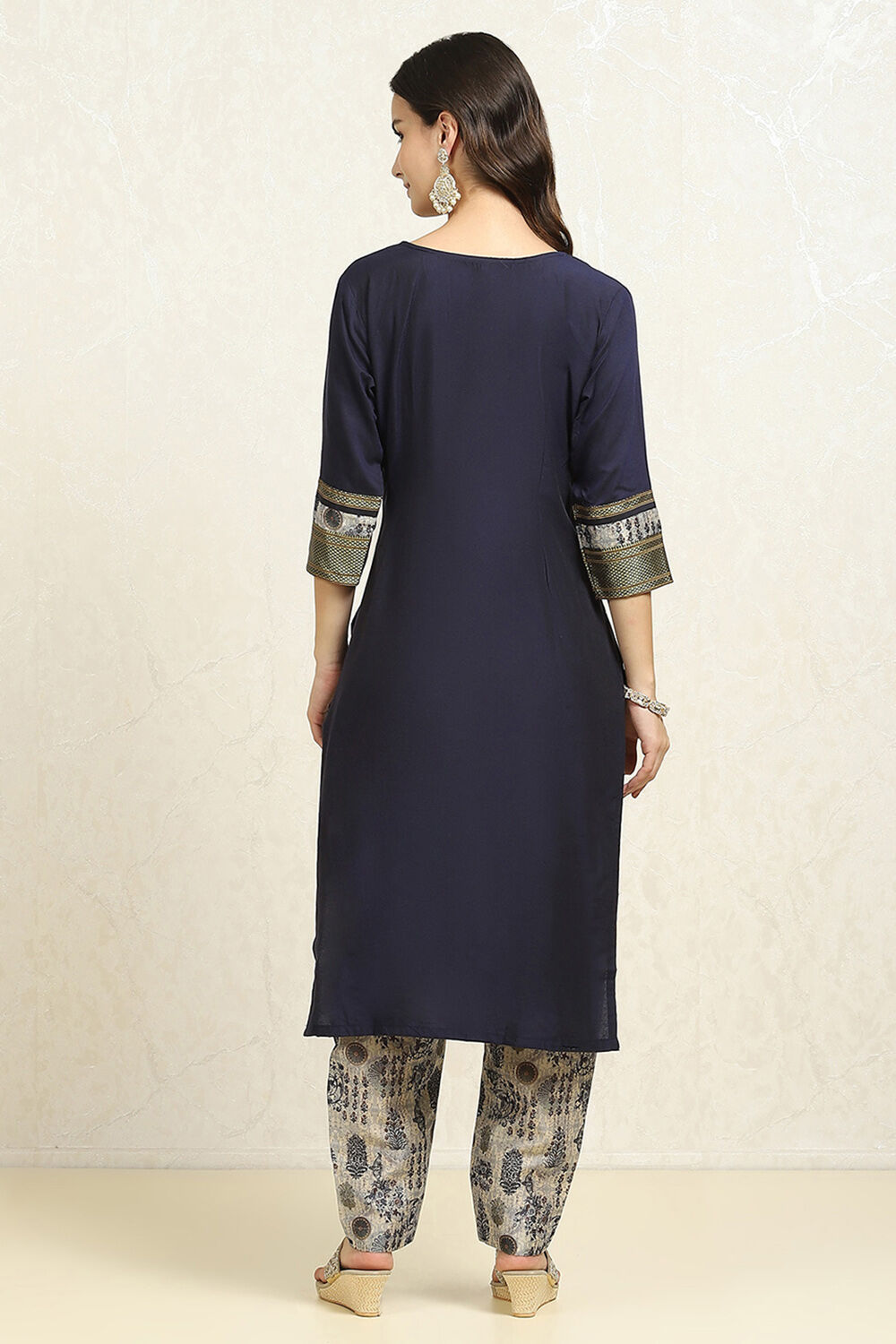 Maroon Cotton Handloom Unstitched Suit Set image number 5