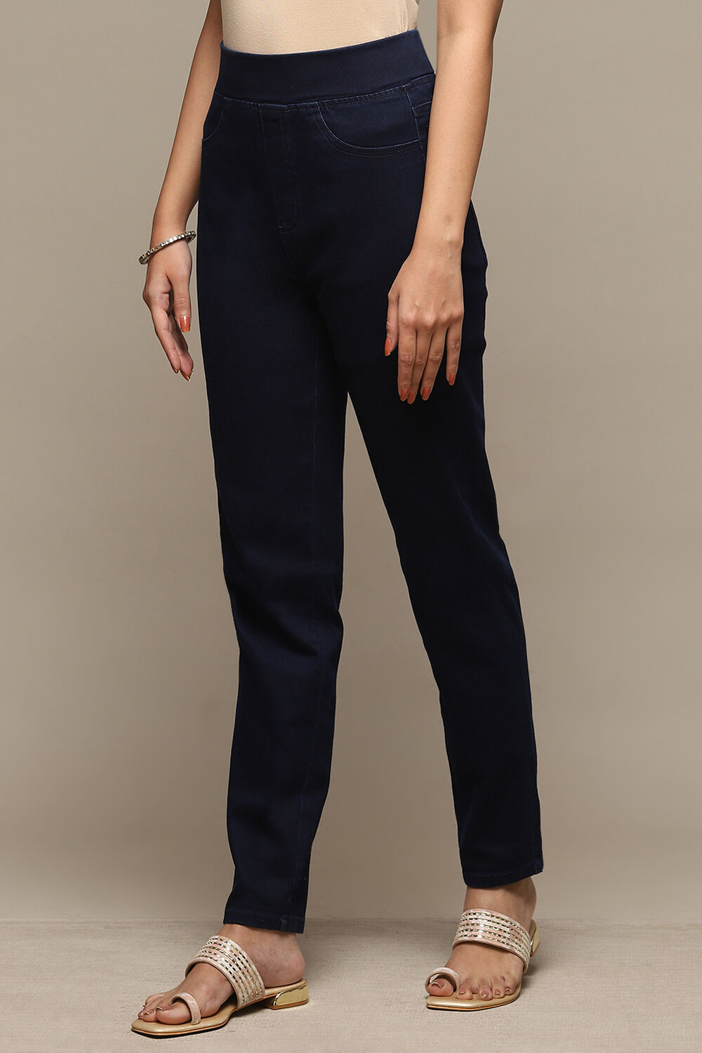 Indigo Cotton Blend Solid Jeggings image number 2