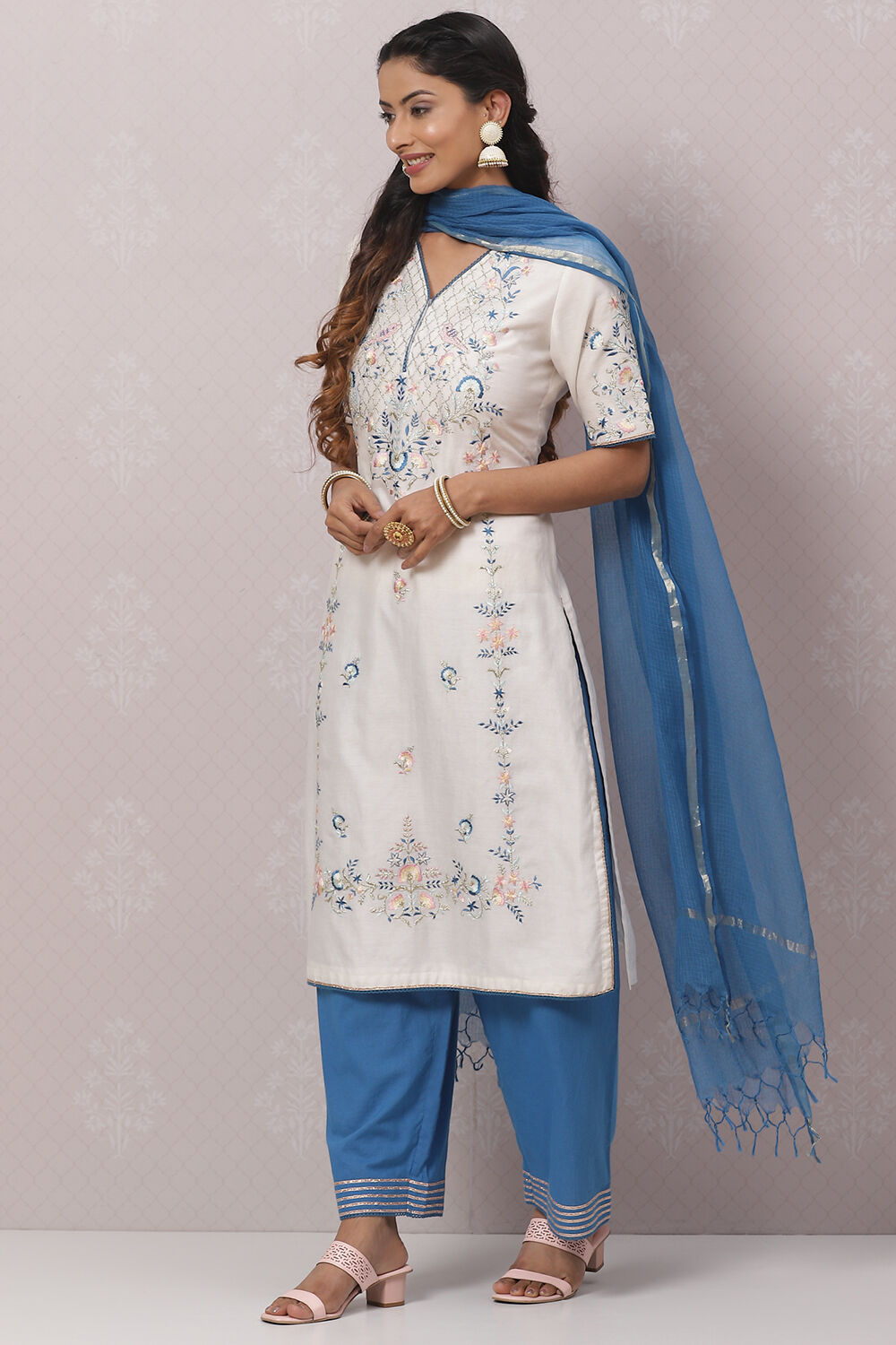 White Cotton Art Silk Straight Kurta Palazzo Suit Set image number 5
